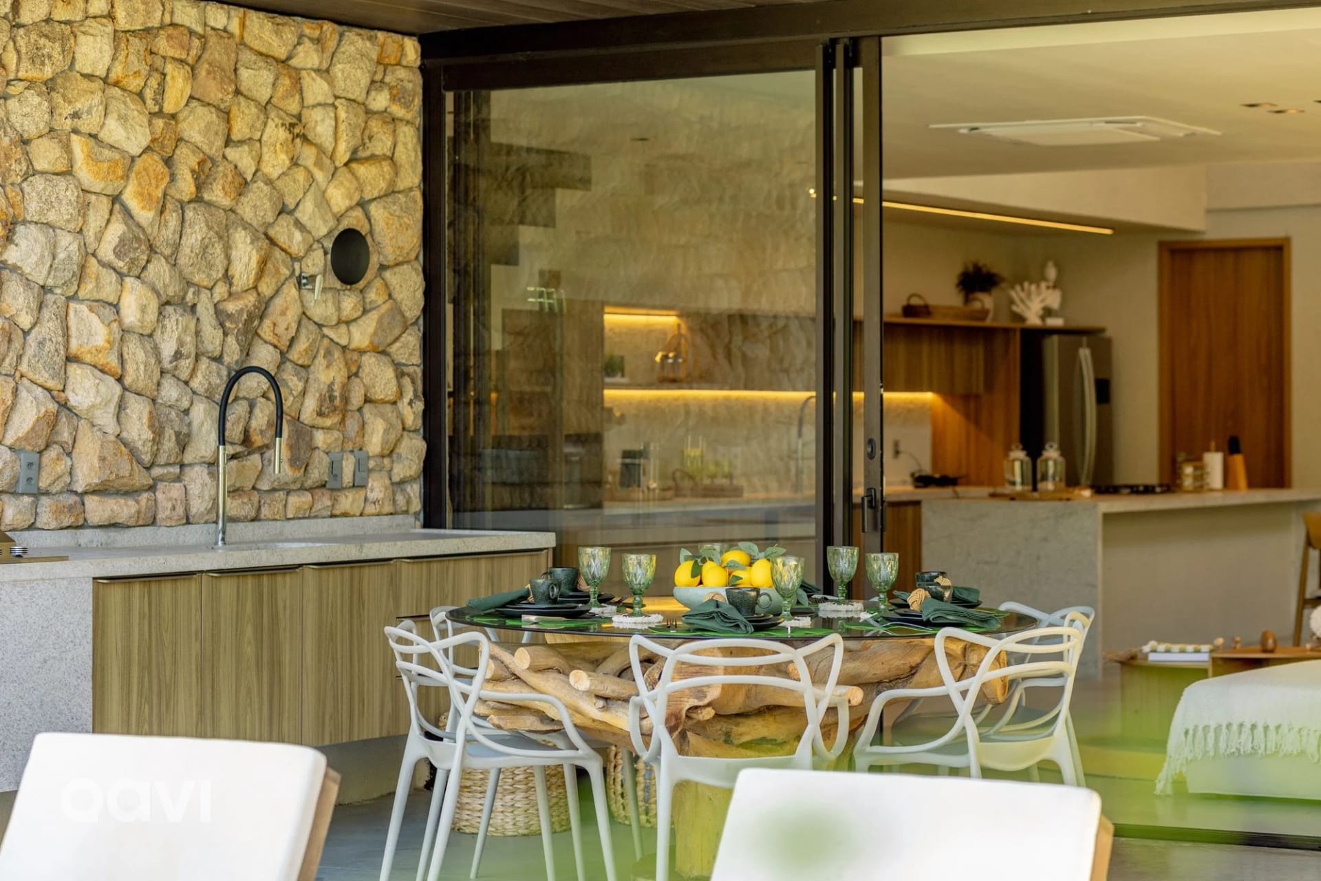 Balcony / Terrace — Casa de Luxo em Condomínio em Milagres by Qavi
