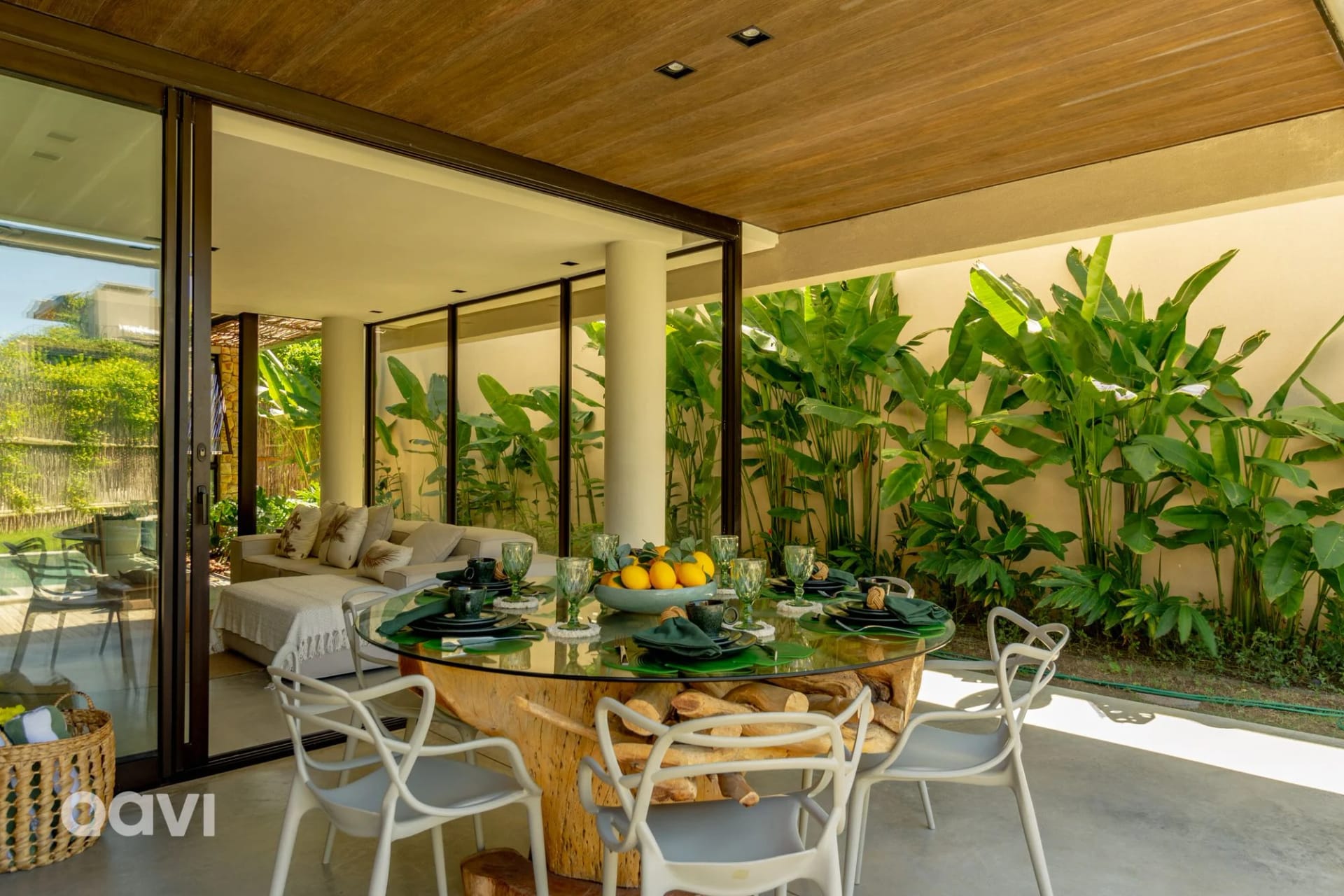 Balcony / Terrace — Casa de Luxo em Condomínio em Milagres by Qavi