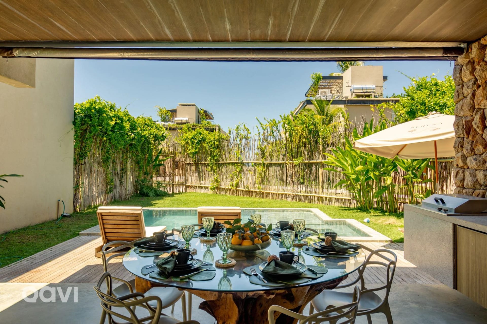 Balcony / Terrace — Casa de Luxo em Condomínio em Milagres by Qavi
