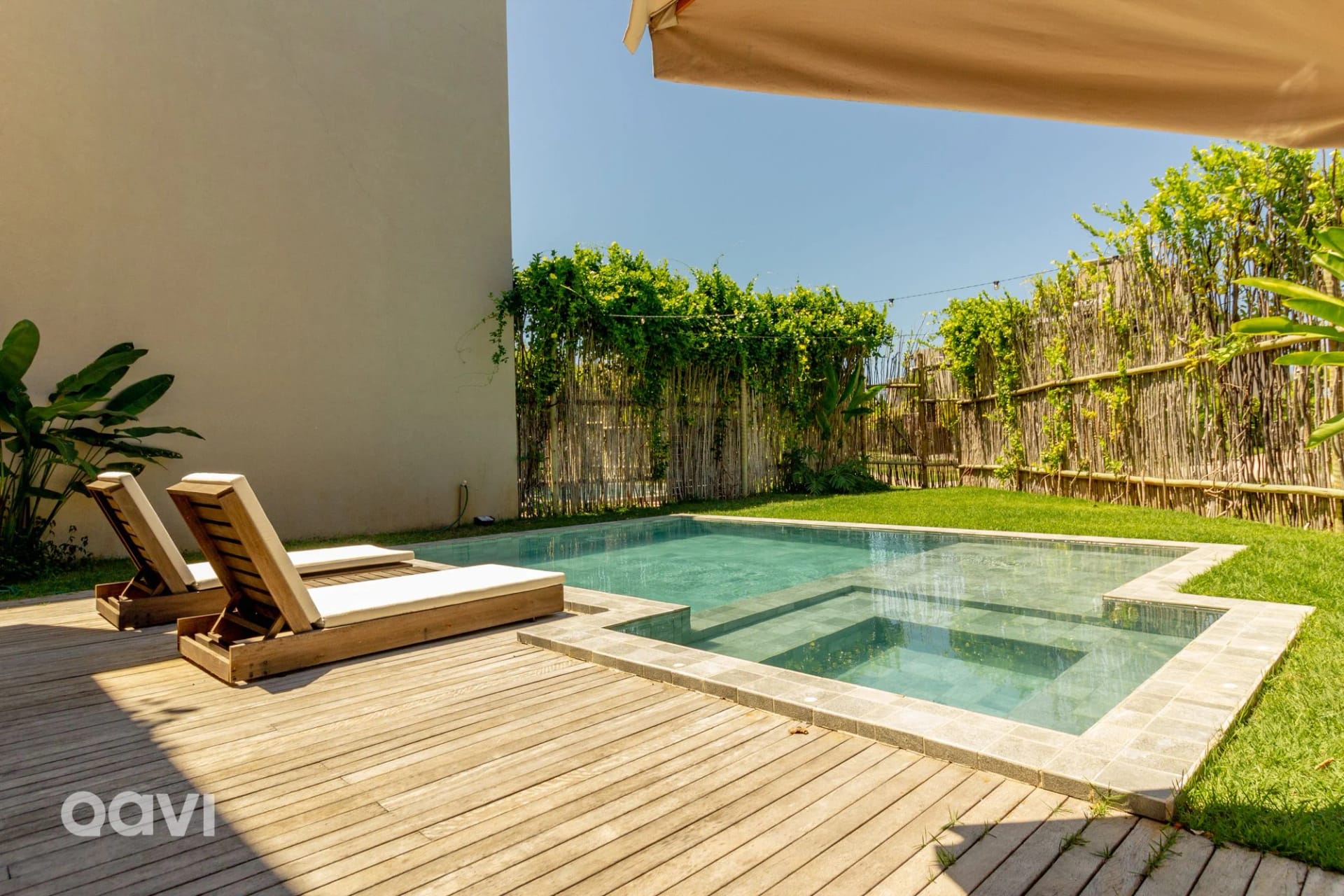 Swimming pool — Casa de Luxo em Condomínio em Milagres by Qavi