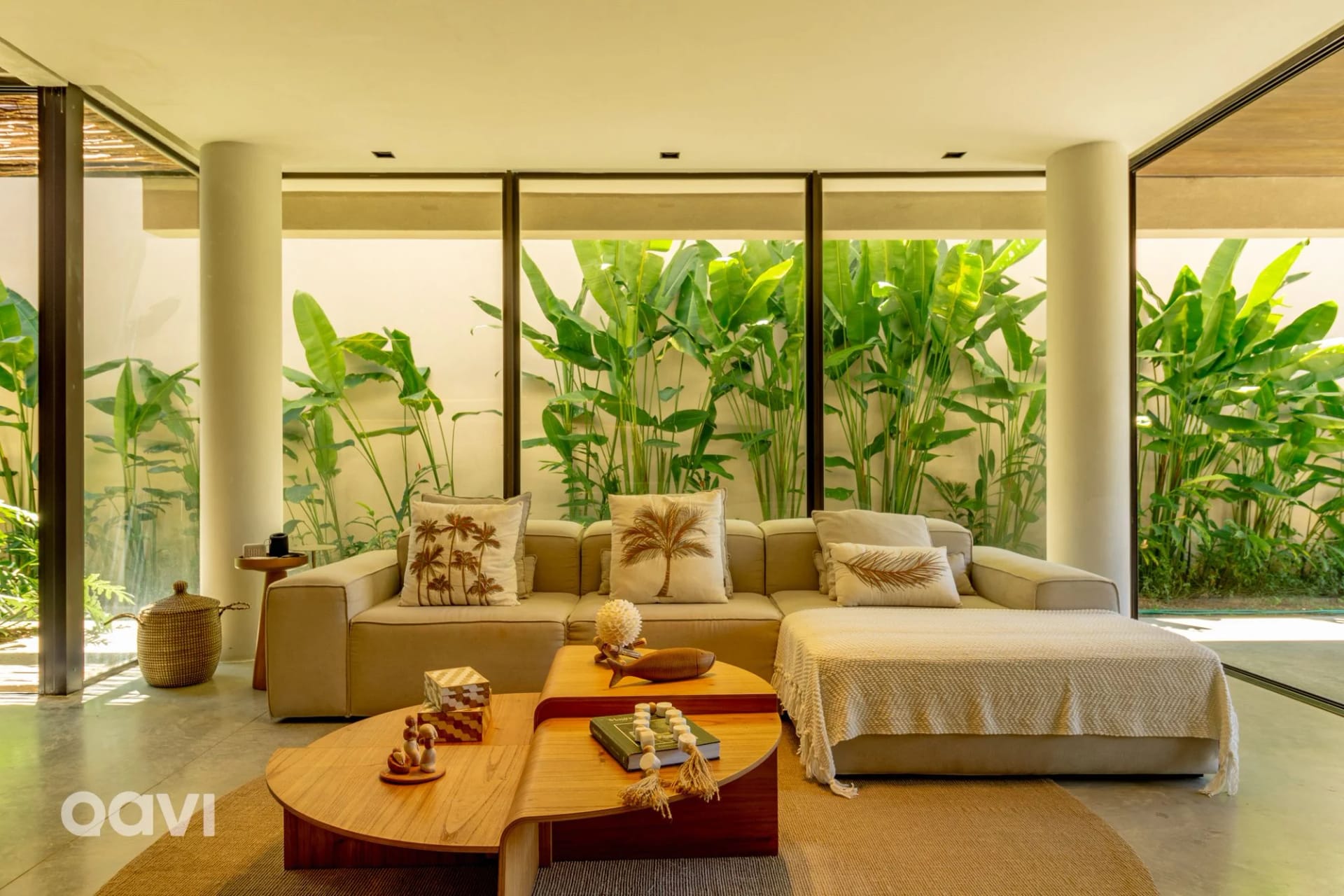 Communal lounge / TV room — Casa de Luxo em Condomínio em Milagres by Qavi