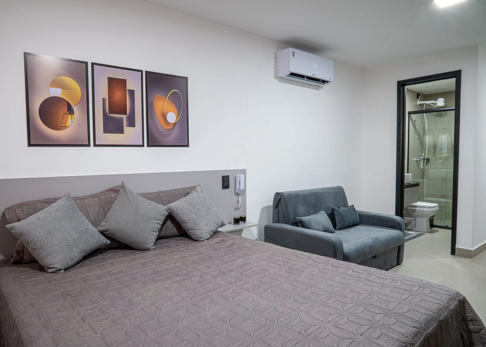 Quarto — Studio Unic Emunah Ponta de Campina by Qavi