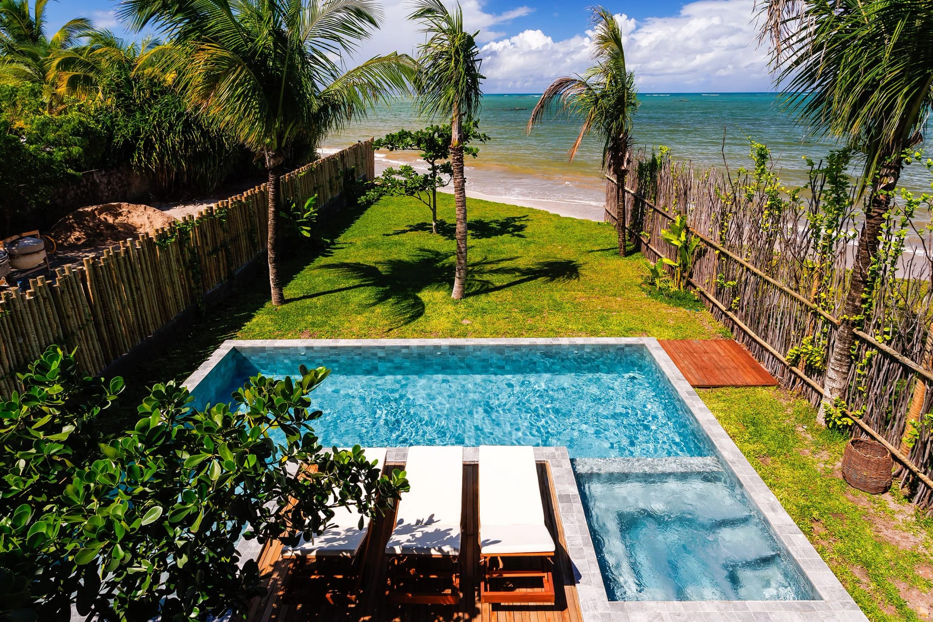 Piscina — Casa de Luxo Beira Mar em Milagres by Qavi