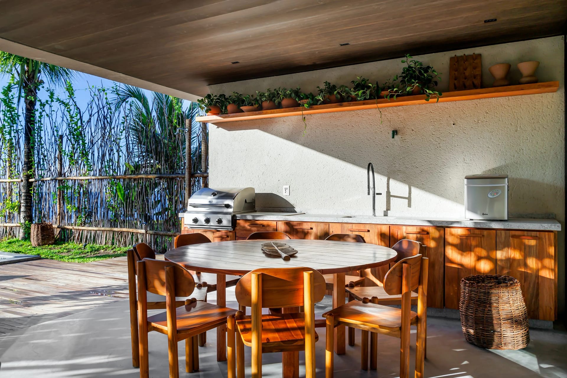 Varanda / Terraço — Casa de Luxo Beira Mar em Milagres by Qavi
