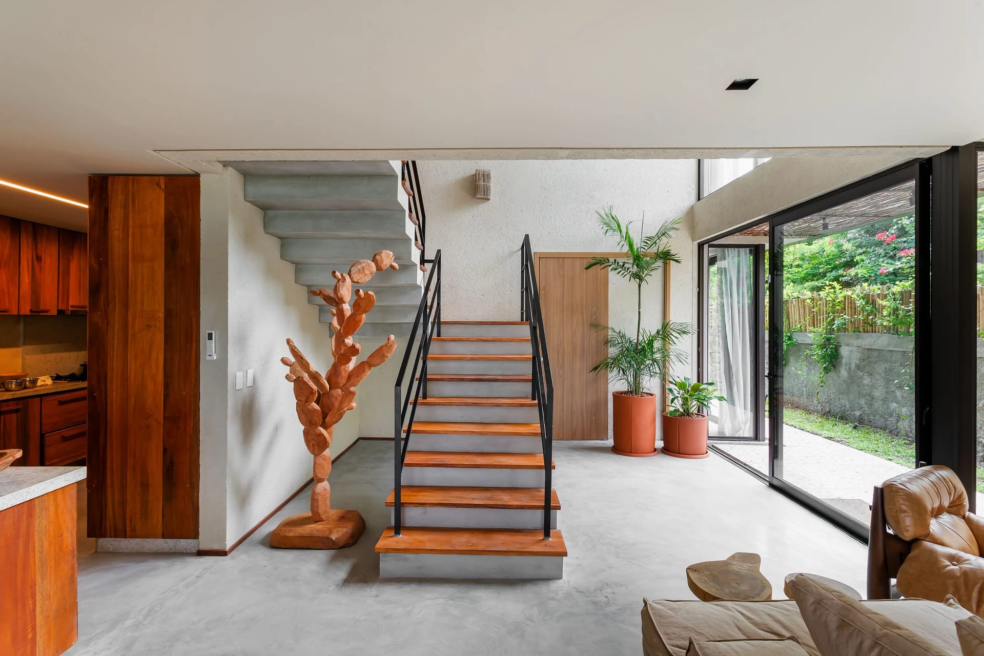 Lounge compartilhado / Sala de TV — Casa de Luxo Beira Mar em Milagres by Qavi