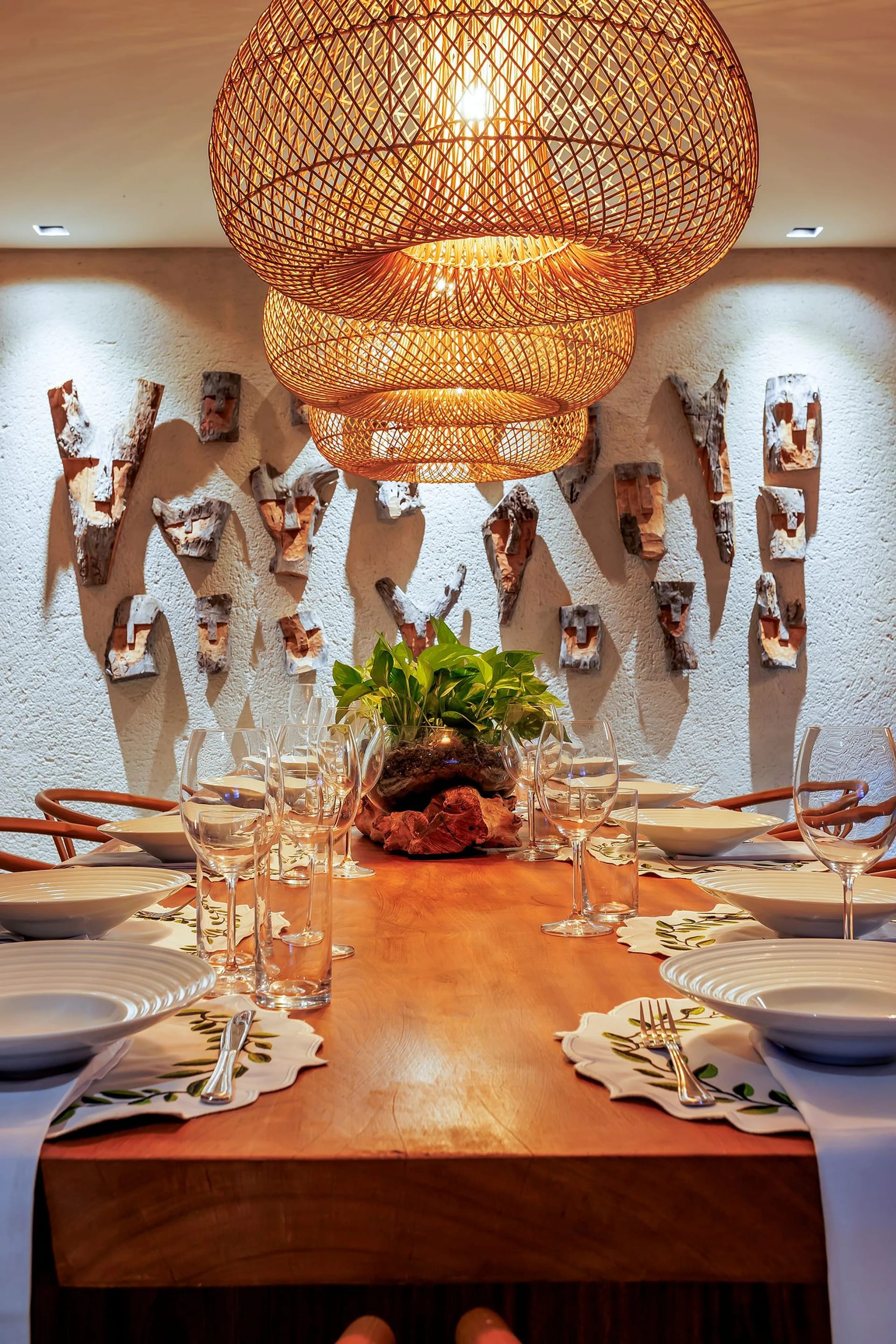 Sala de Jantar — Casa de Luxo Beira Mar em Milagres by Qavi