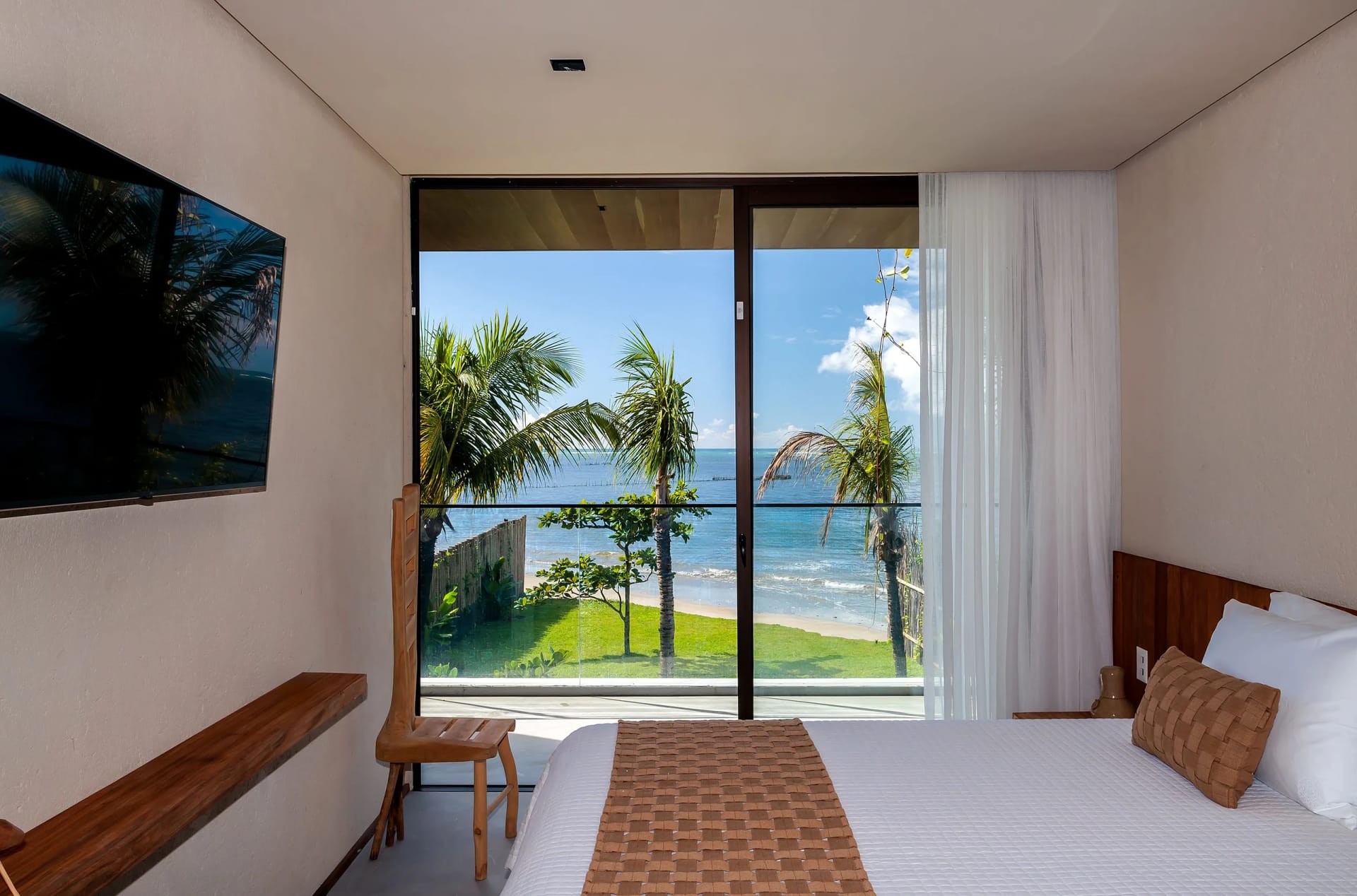 Quarto — Casa de Luxo Beira Mar em Milagres by Qavi