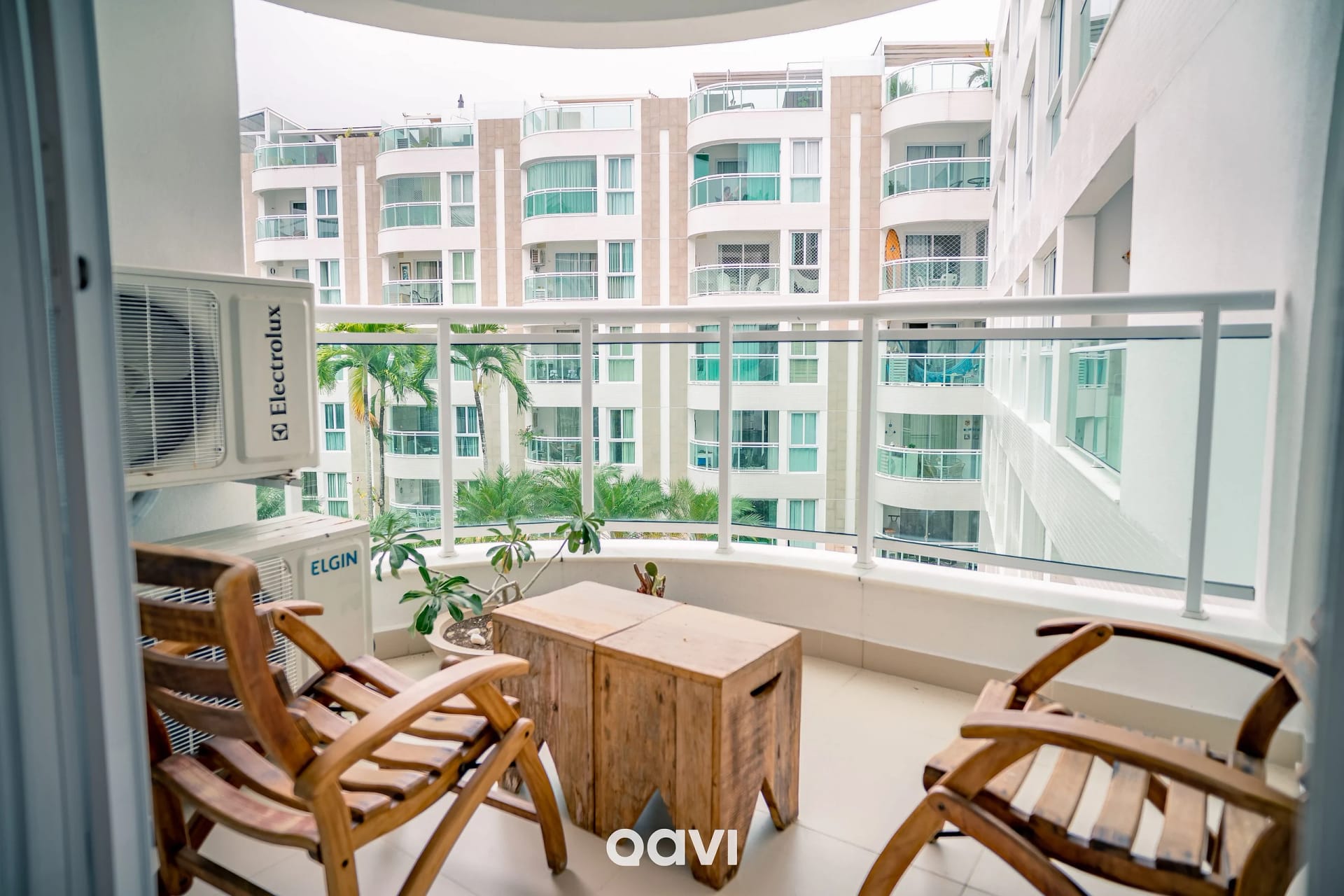 Fachada / Terraza — Apartamento Varanda In Mare Bali Cotovelo by Qavi