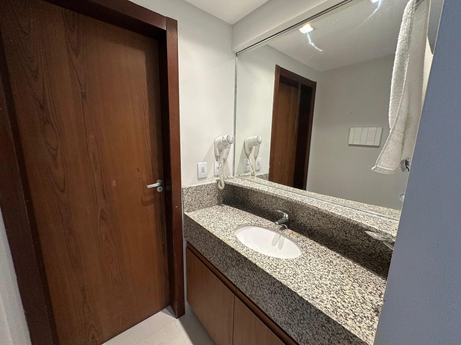 Baño — Flat Vista Parcial Mar em Petrópolis by Qavi