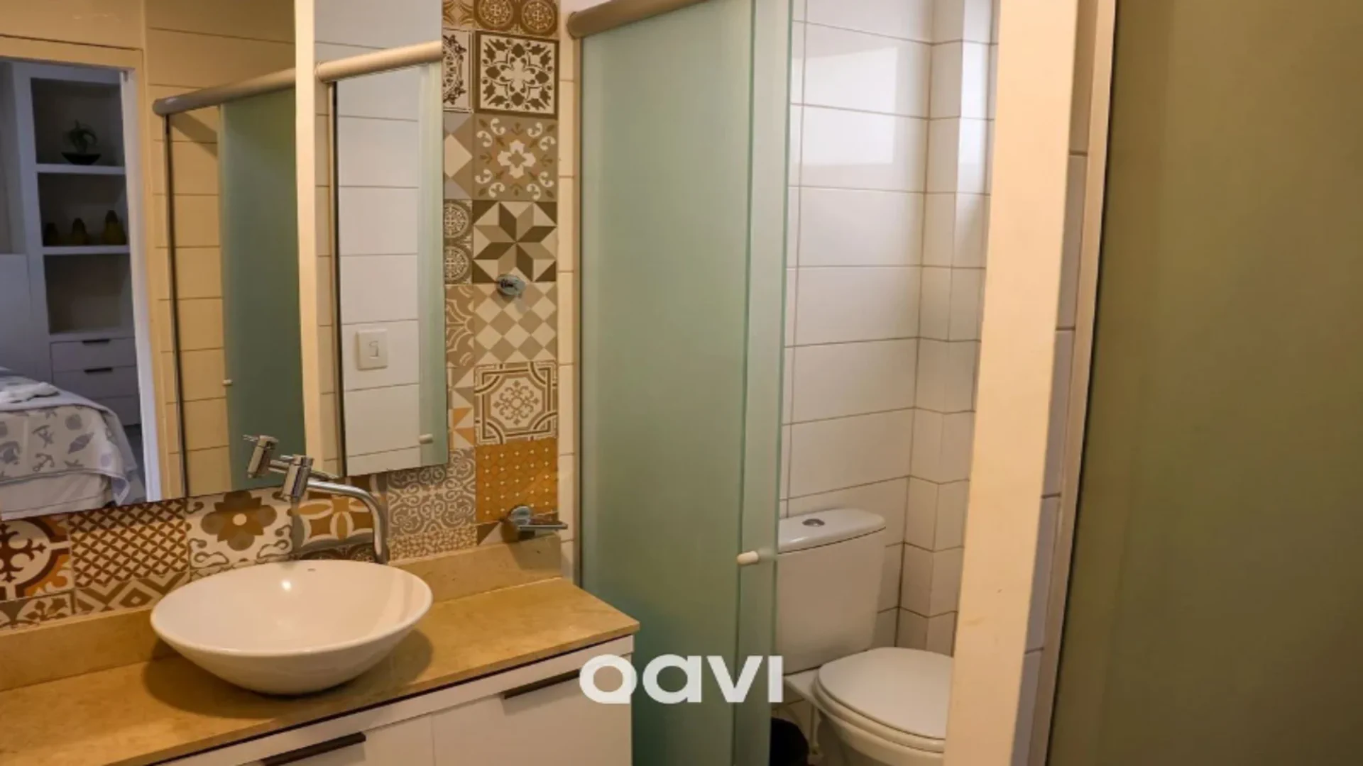 Toilet — Flat Solar Água Marbella by QAVI