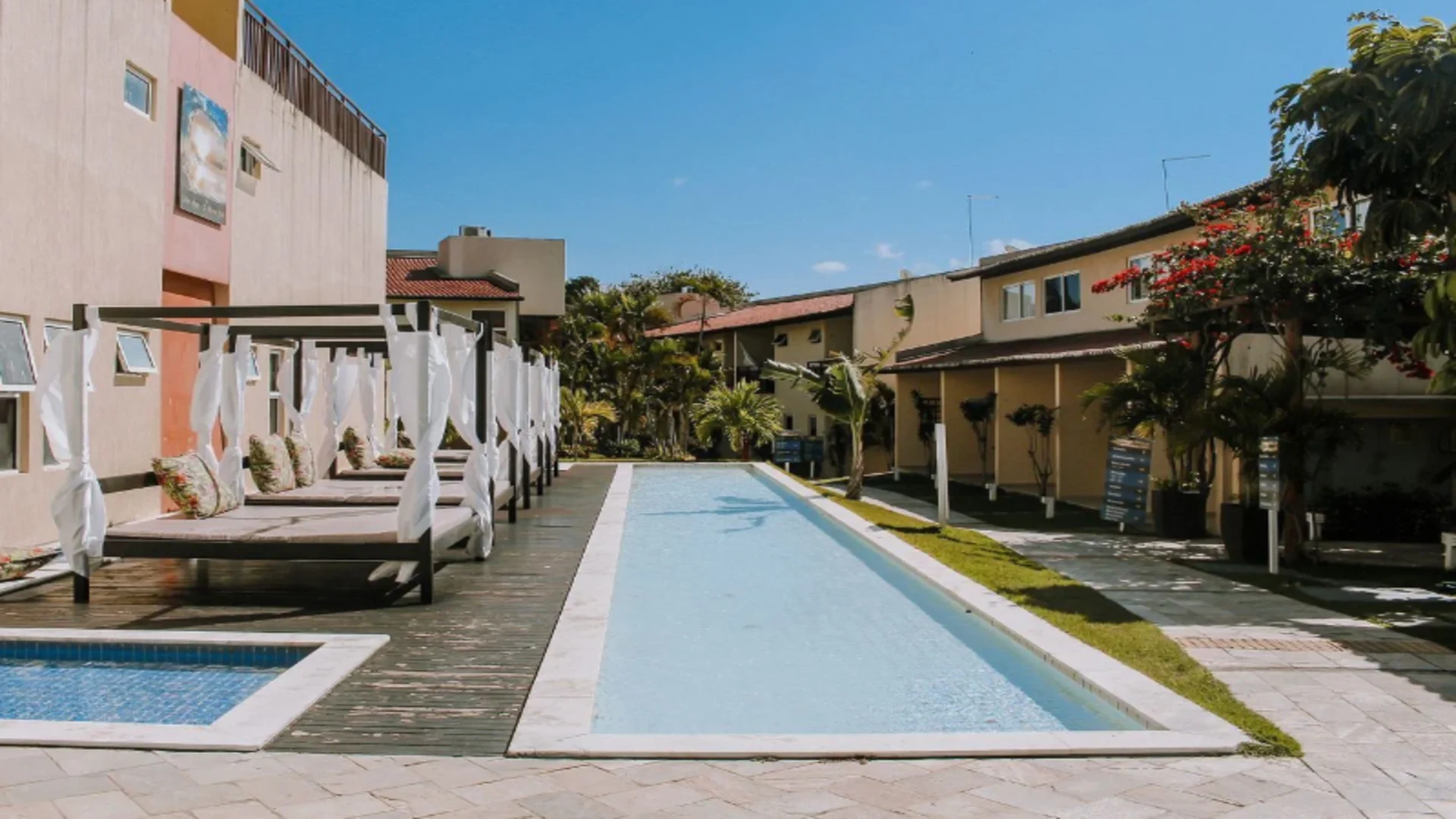 Swimming pool — Flat Solar Água Nusa by Qavi