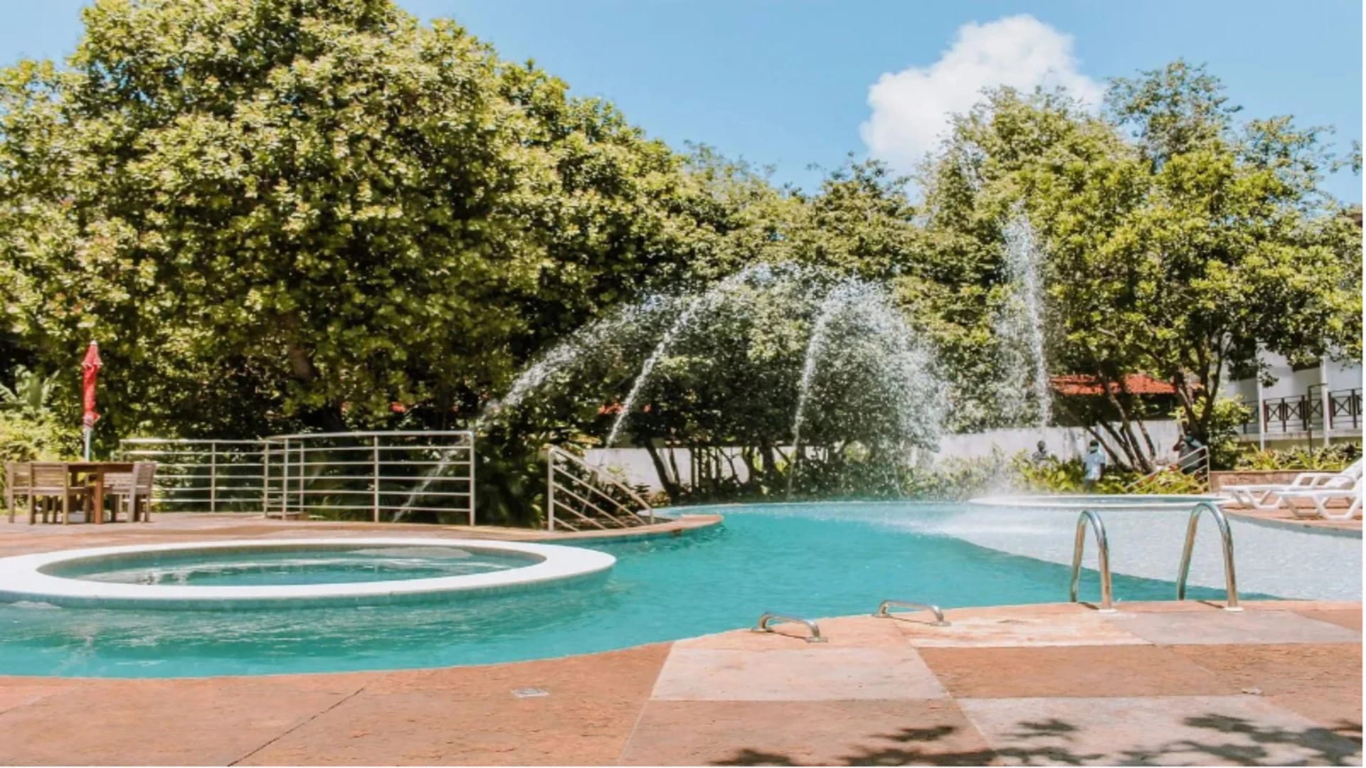 Piscina — Qavi - Apartamento no Centro de Pipa #Ubaia101