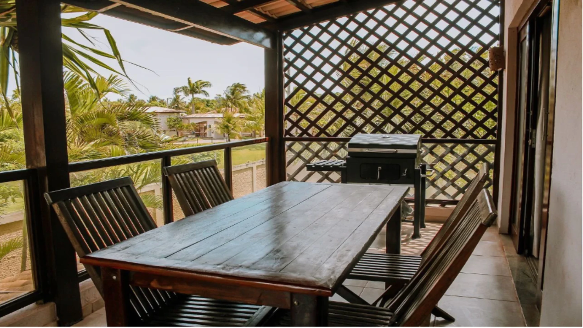 Fachada / Terraza — Qavi - Duplex no Pipa Beleza