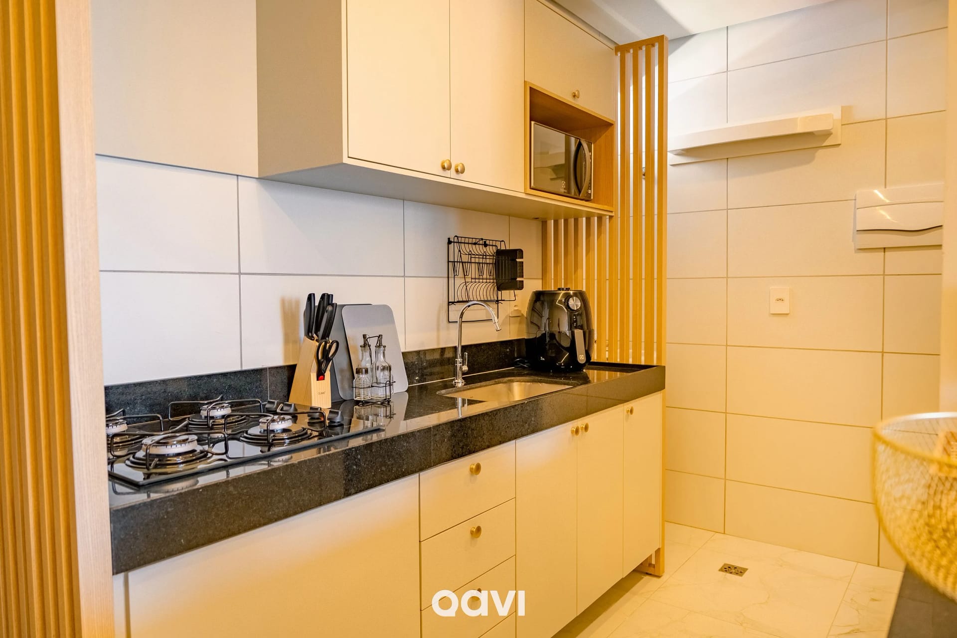 Kitchen or kitchenette — Apartamento Superior Mindset Manaíra by Qavi