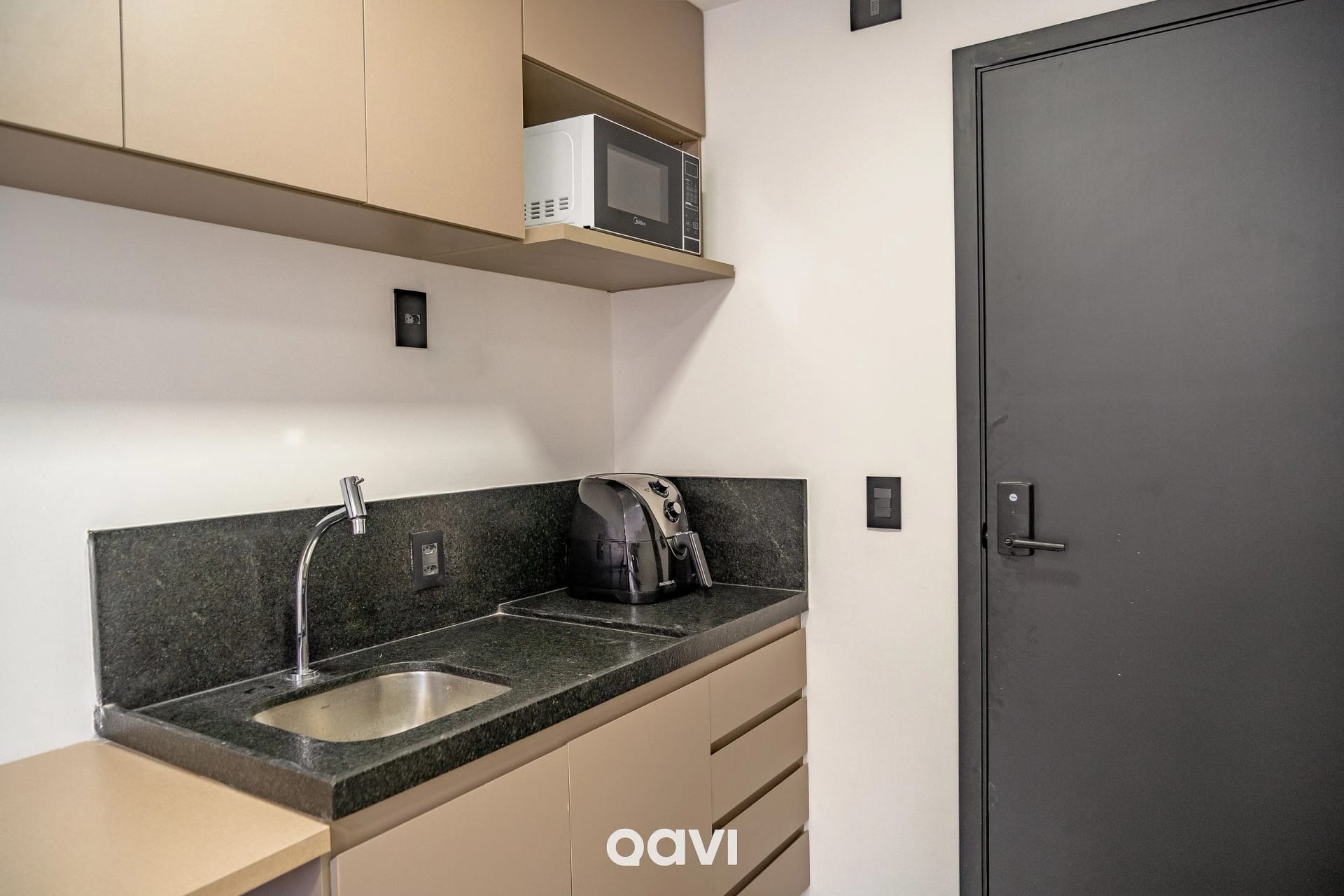 Kitchen or kitchenette — Studio Superior Emunah Ponta de Campina by Qavi