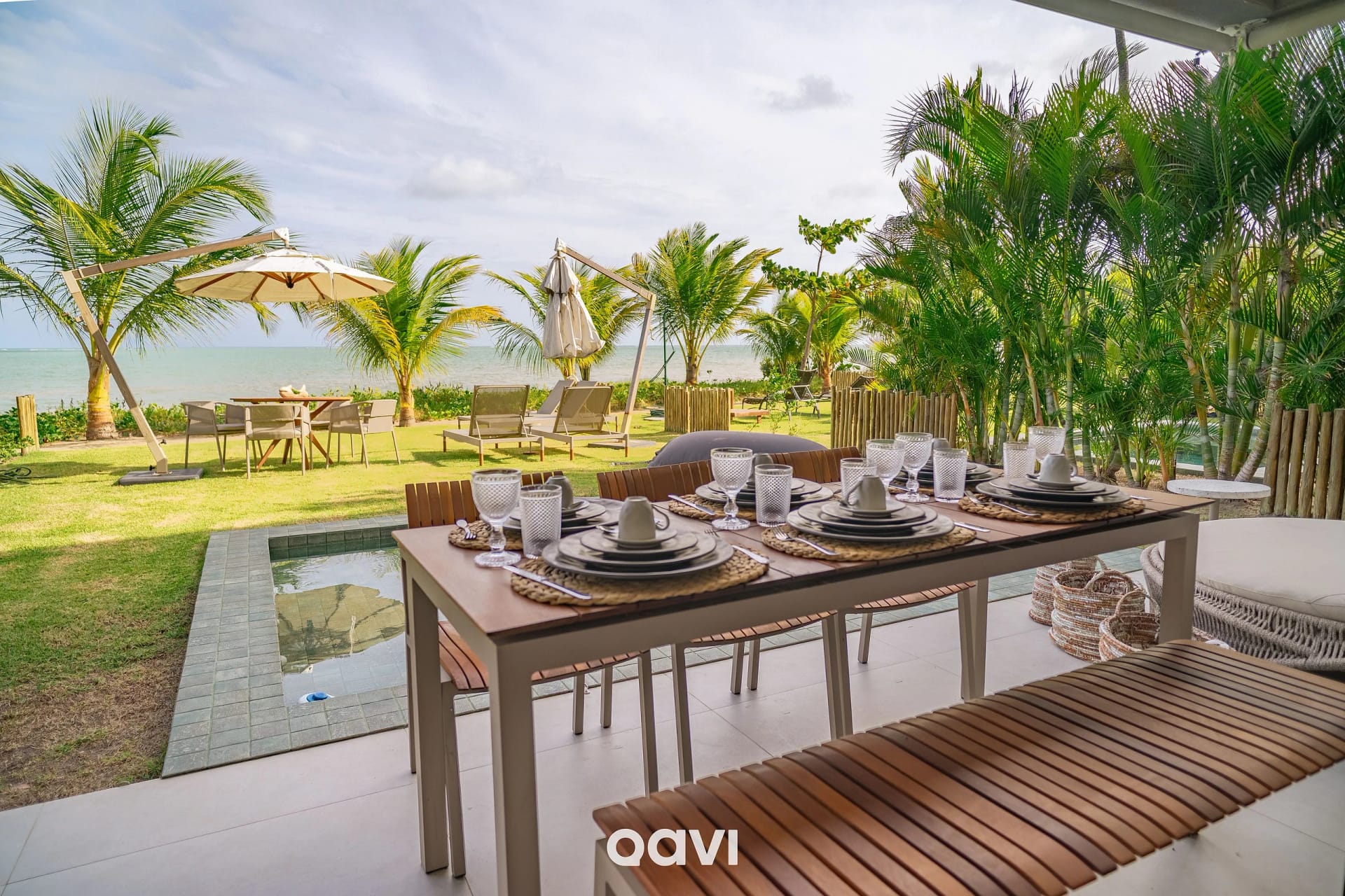 Fachada / Terraza — Casa Duplex à Beira-mar OKA Milagres by Qavi