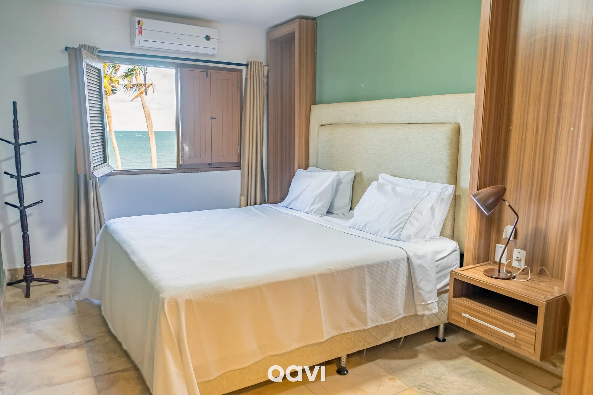 Dormitorio — Casa Beira-Mar com Piscina em Jacumã by Qavi