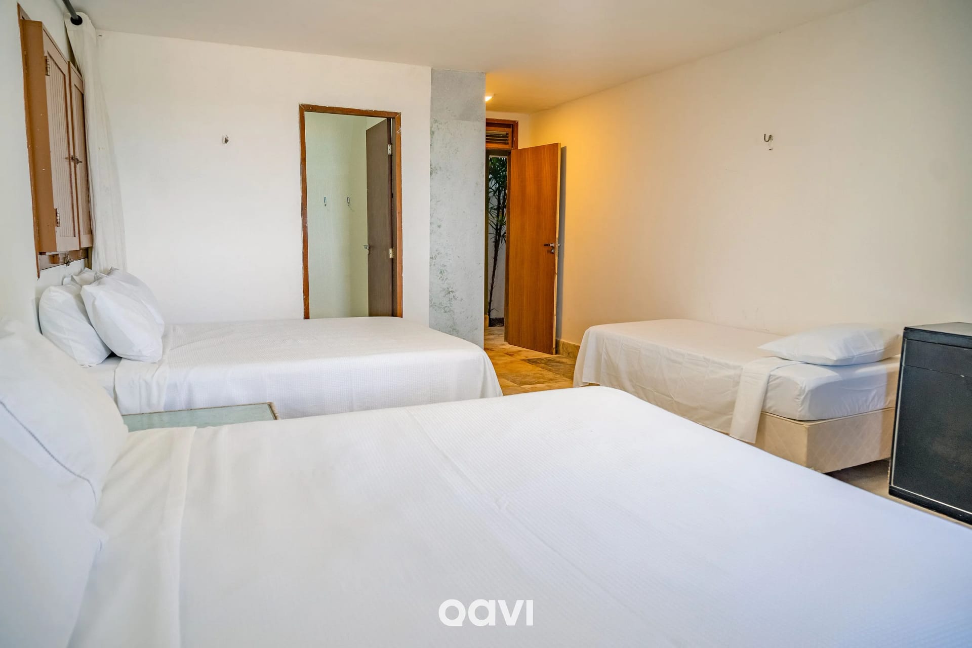 Dormitorio — Casa Beira-Mar com Piscina em Jacumã by Qavi