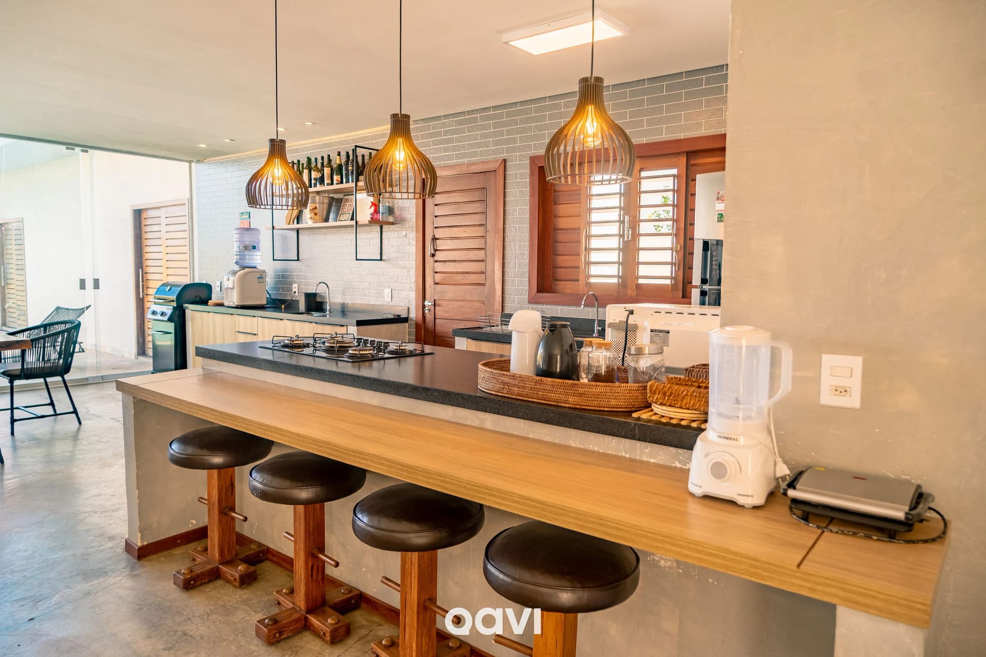 Communal kitchen — Casa Kairós no Shamballa by Qavi