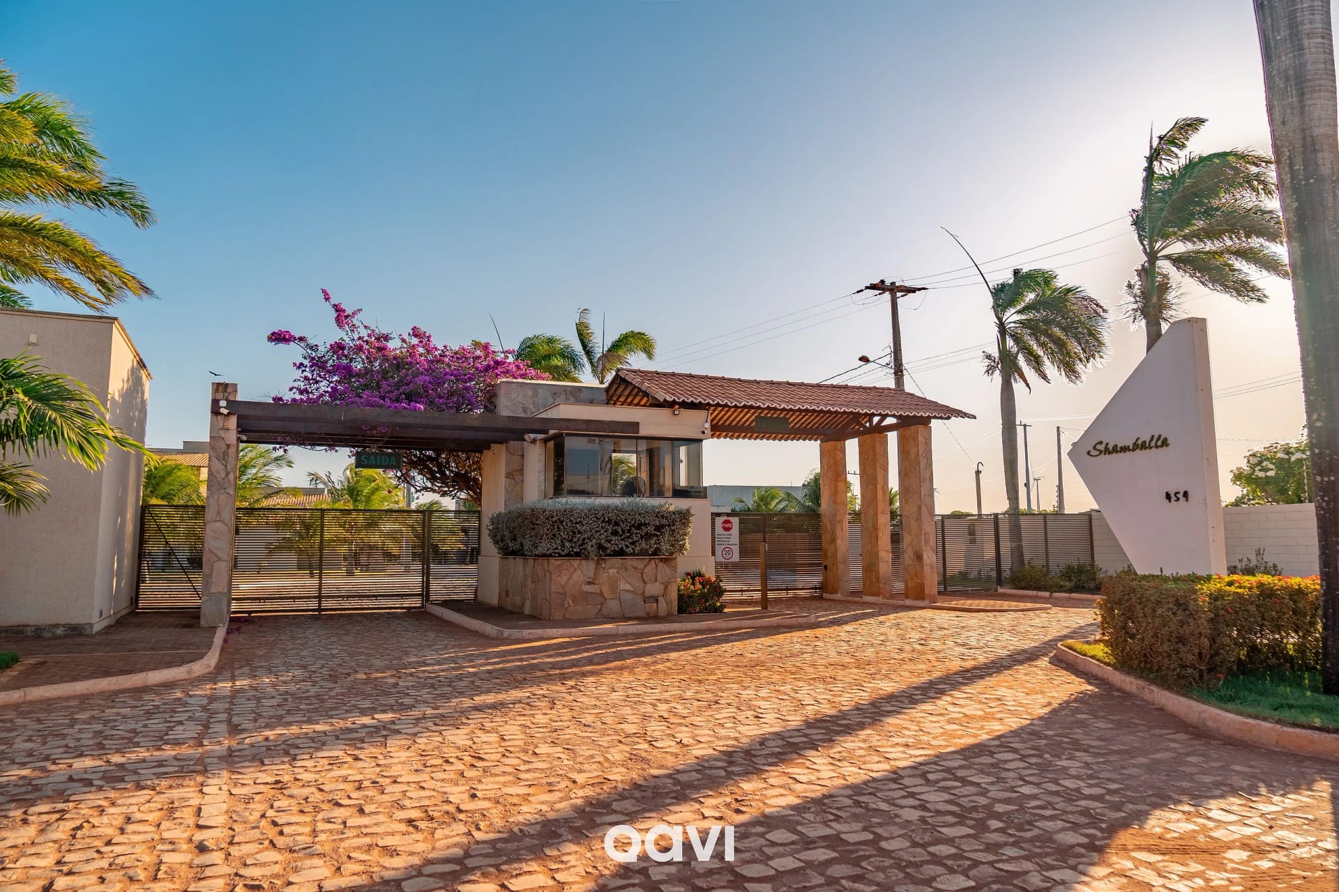Off site — Casa Kairós no Shamballa by Qavi