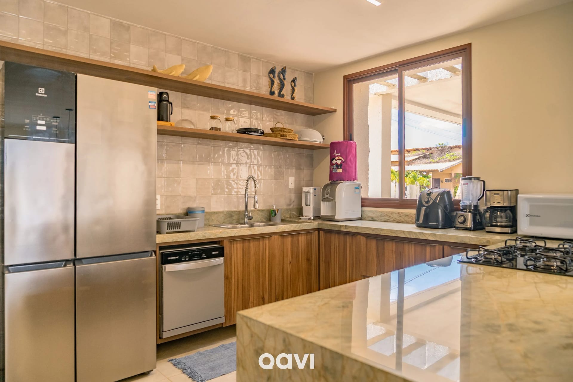 Cocina o kitnet — Villa Makani no Shamballa by Qavi