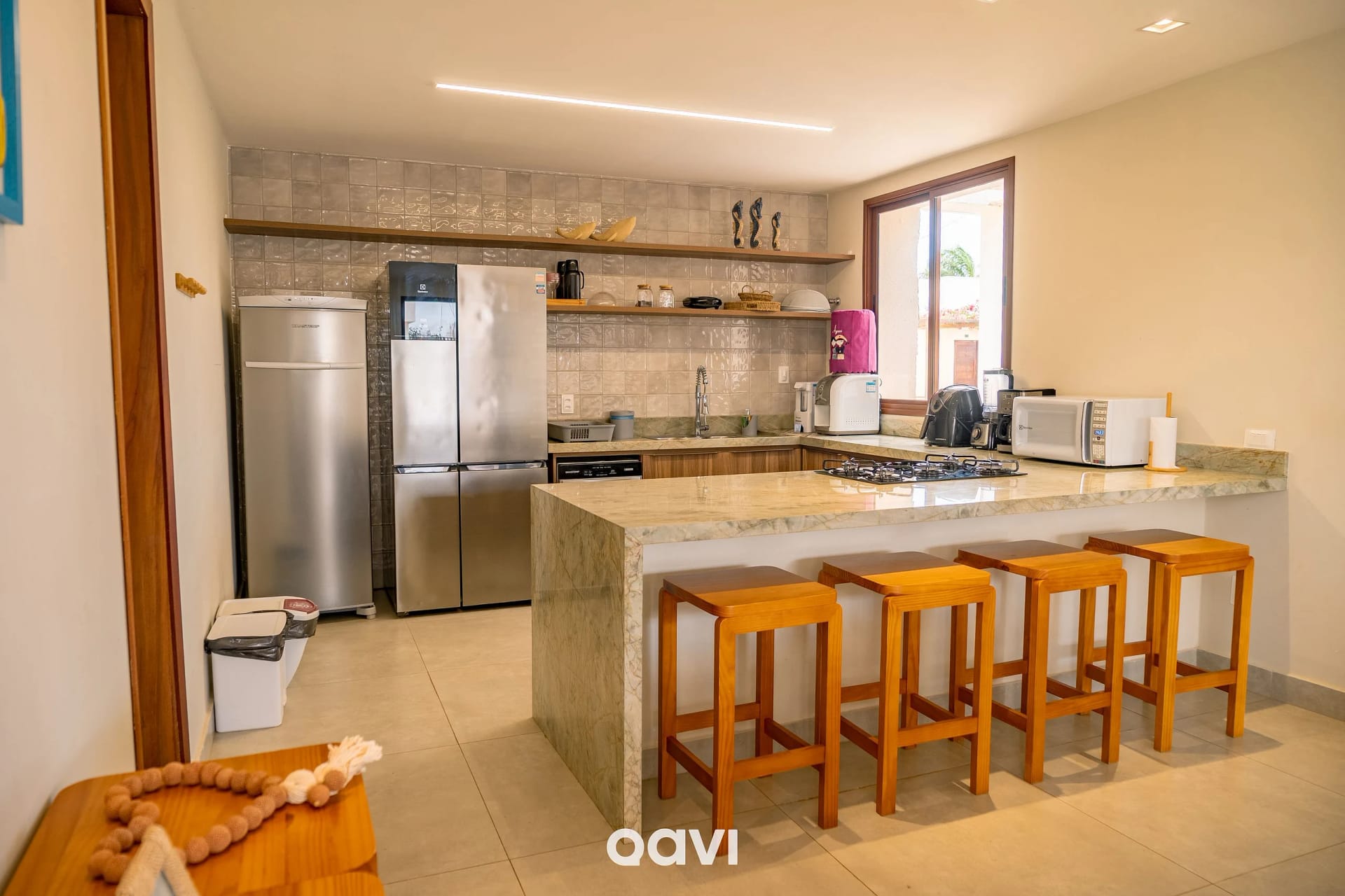 Cocina o kitnet — Villa Makani no Shamballa by Qavi