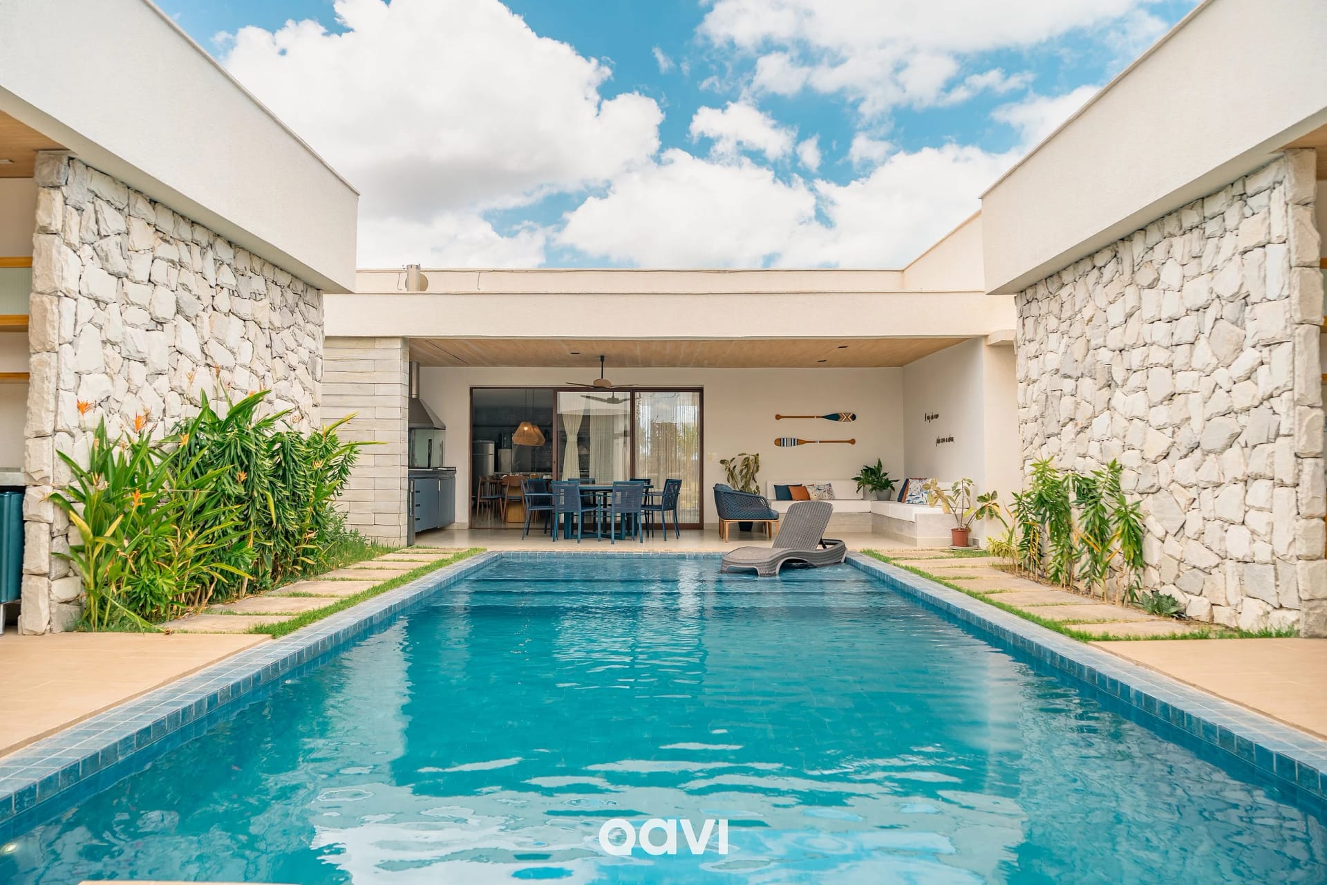 Piscina — Villa Makani no Shamballa by Qavi