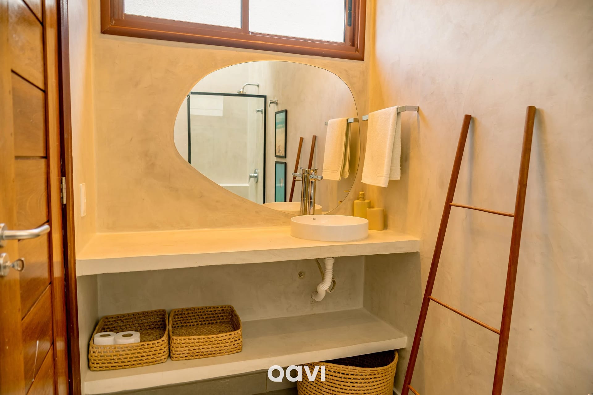 Cuarto de baño — Villa Makani no Shamballa by Qavi