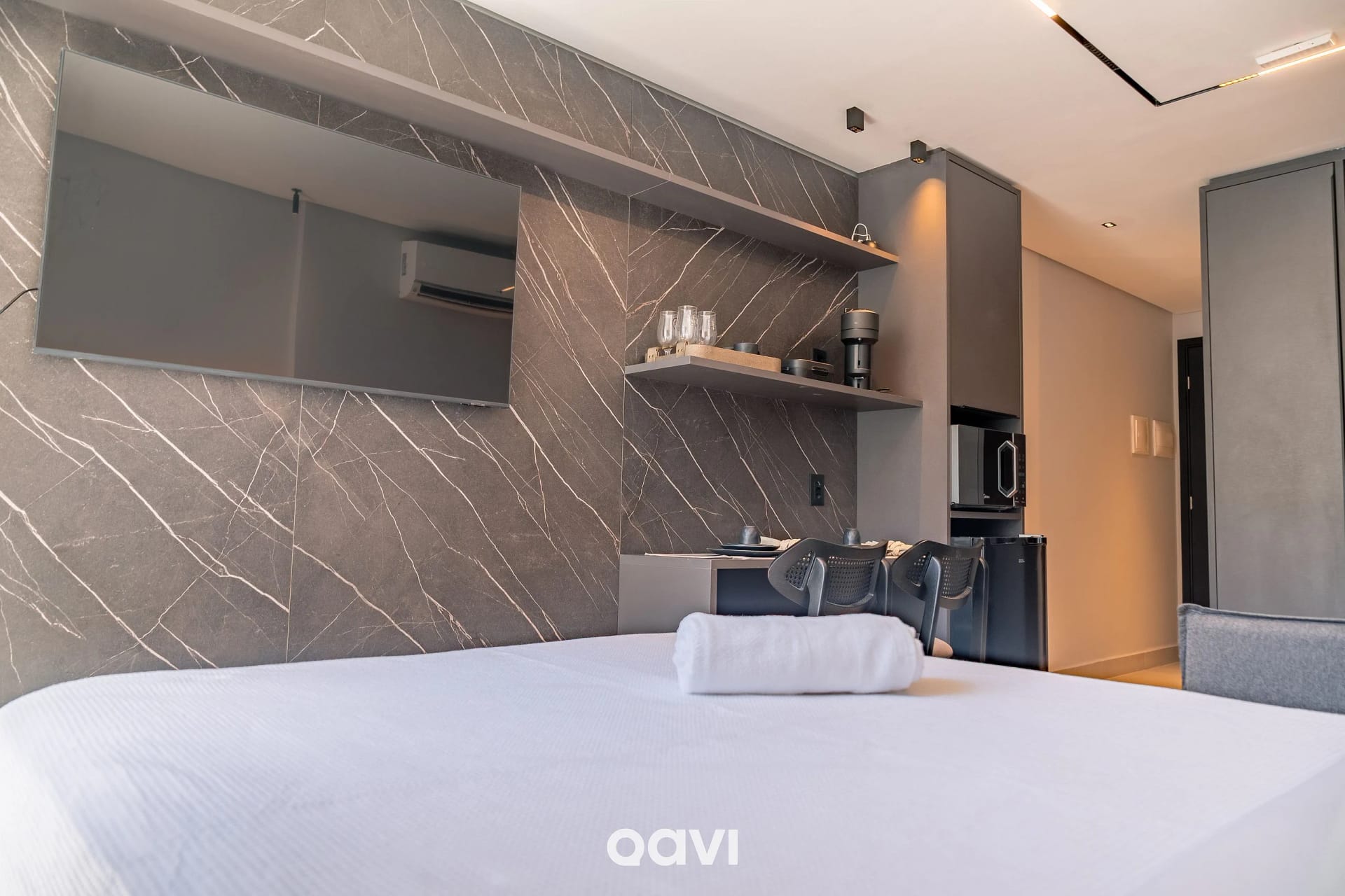 Dormitorio — Studio Beira Mar Alta Garden Bessa by Qavi