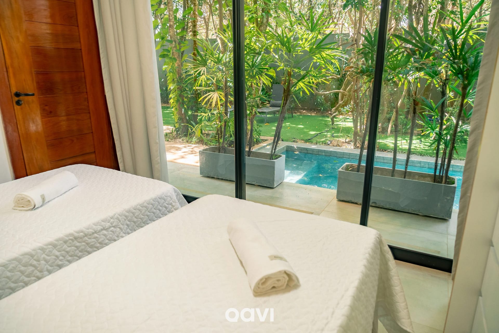 Pool view — Casa de Luxo com Piscina em Pipa by Qavi