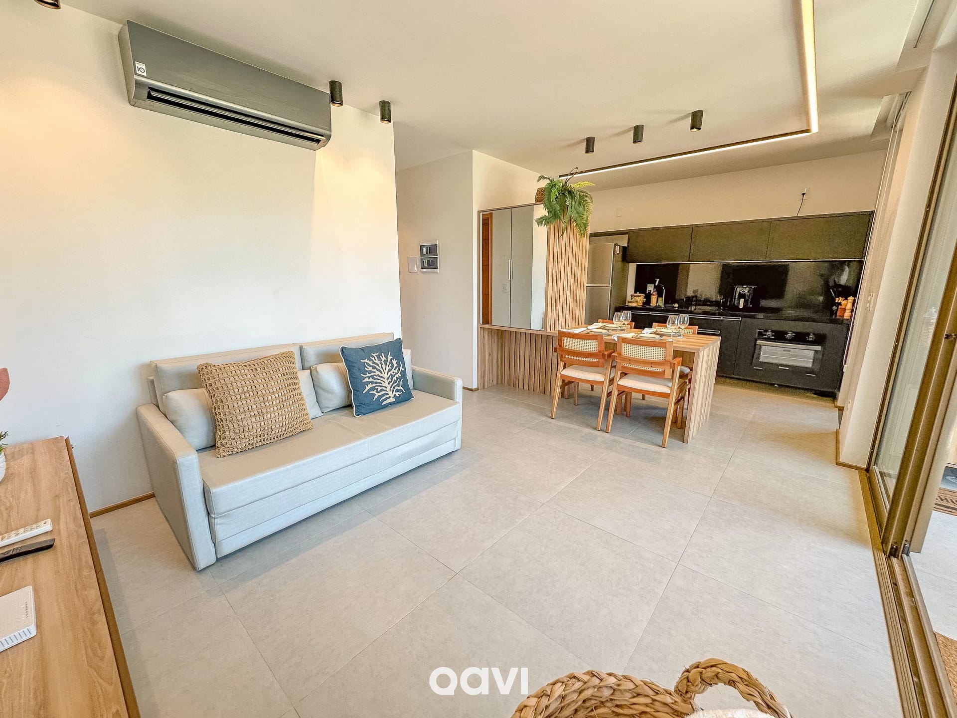 Sala de Estar — Apartamento Superior Essence Tatuamunha by Qavi