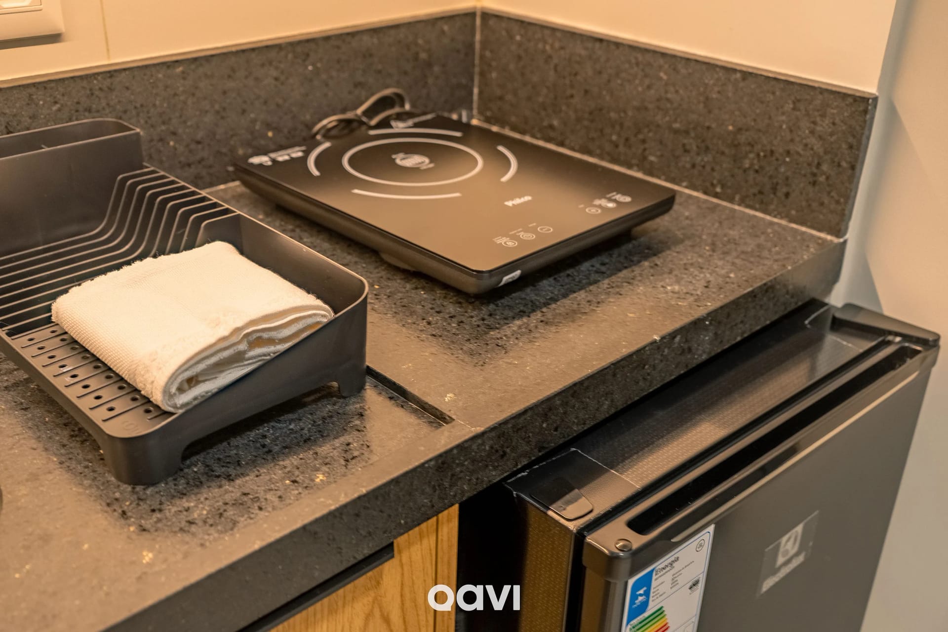 Kitchen or kitchenette — Studio Vista Mar Sun Smart Intermares by Qavi