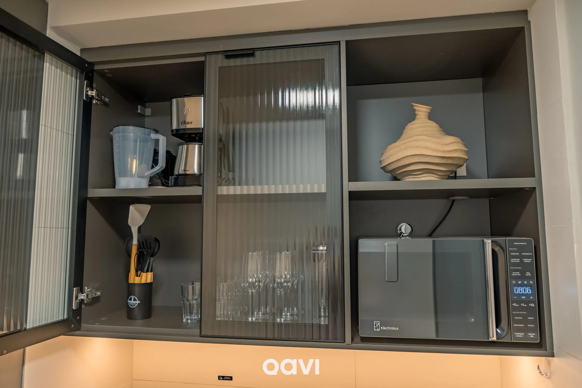 Kitchen or kitchenette — Studio Vista Mar Sun Smart Intermares by Qavi