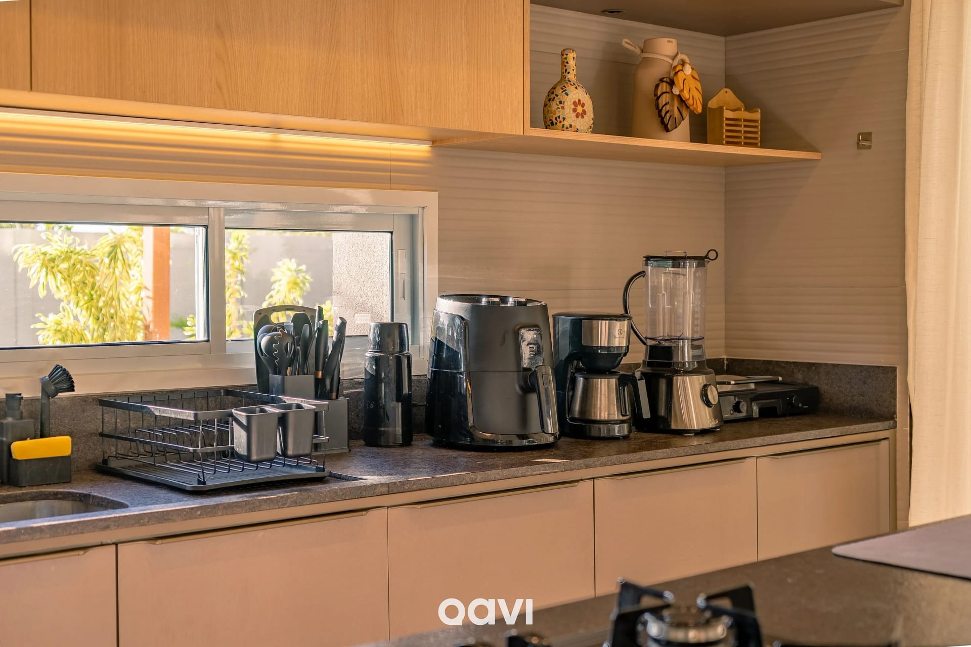 Kitchen or kitchenette — Casa com Piscina em Condomínio em Gostoso by Qavi
