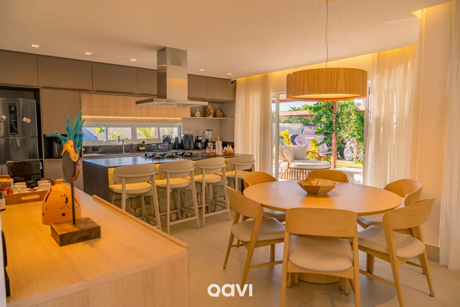 Kitchen or kitchenette — Casa com Piscina em Condomínio em Gostoso by Qavi