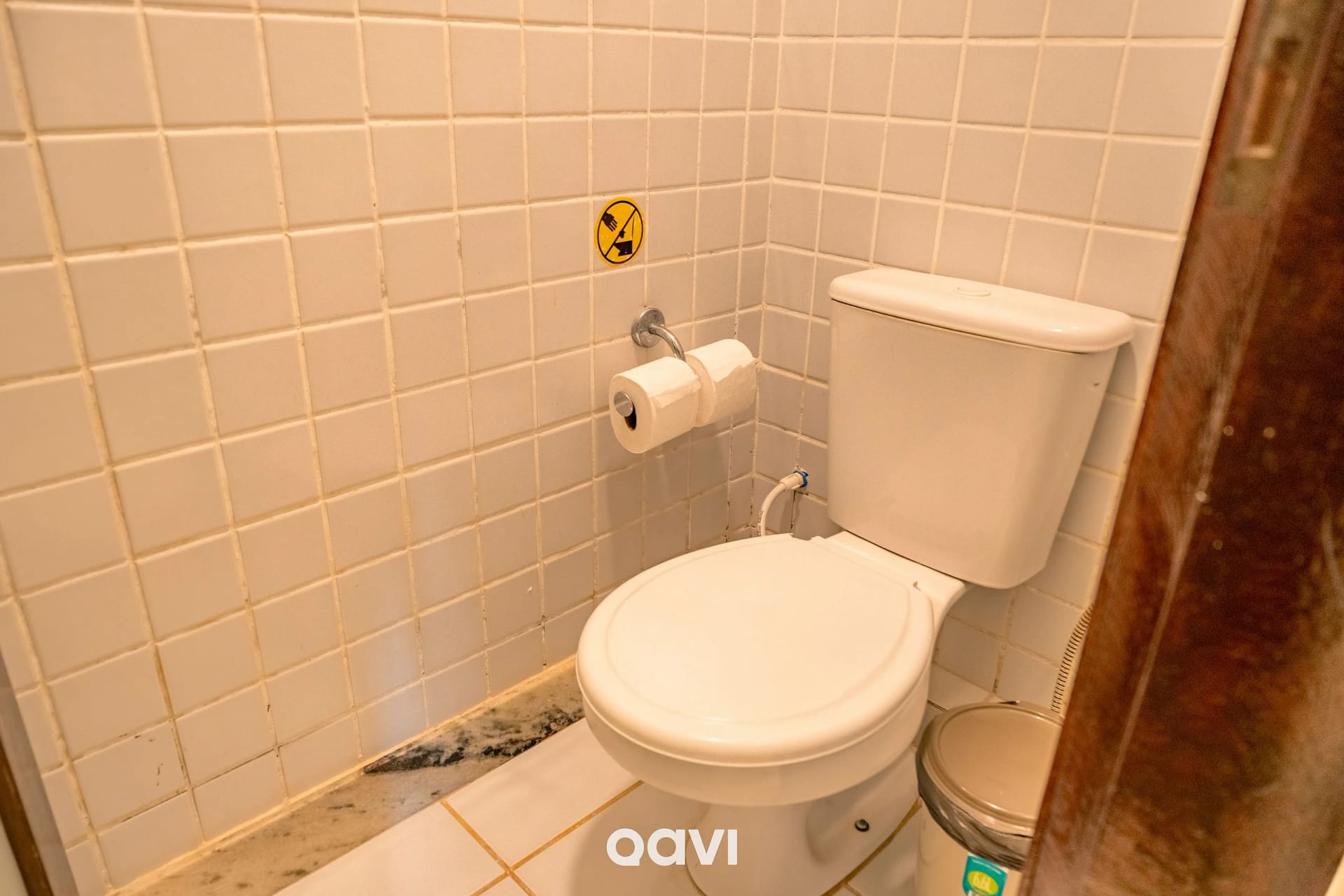 Toilet — Suíte Duplo Superior Almarina Pipa by QAVI