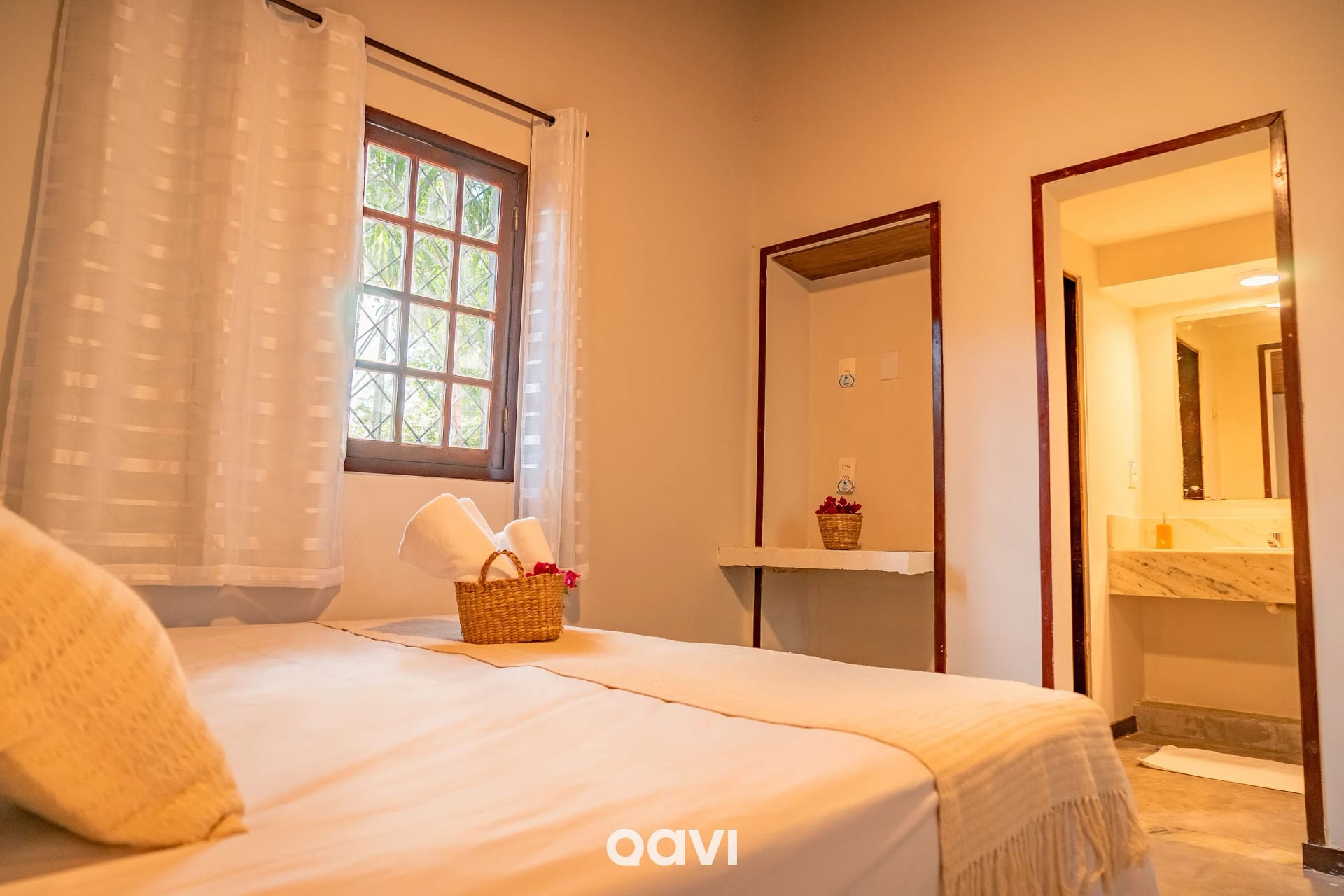Quarto — Suíte Triplo Standard Almarina Pipa by QAVI