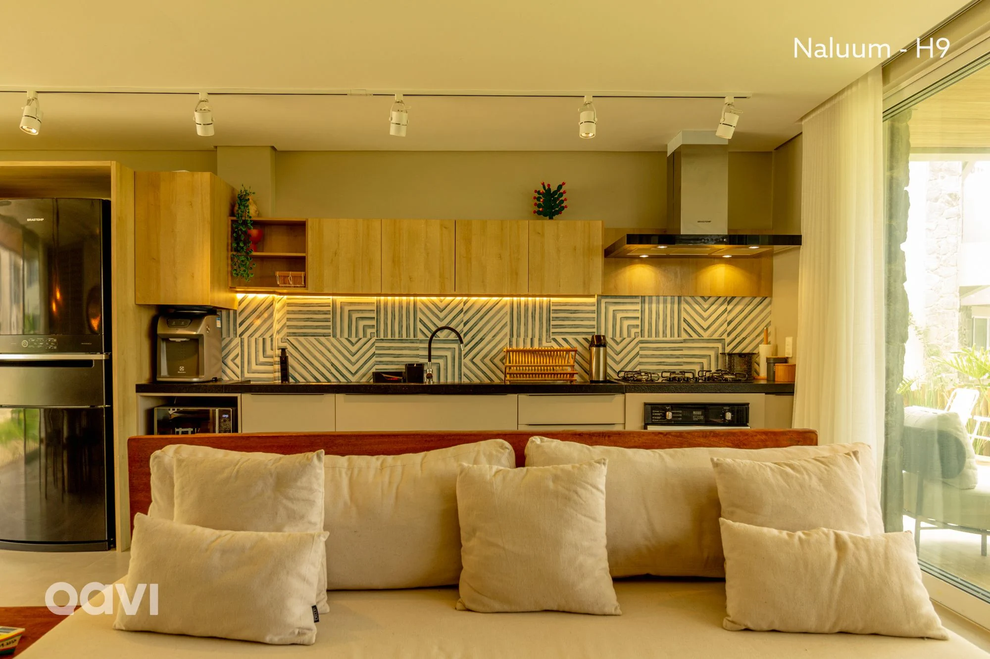 Communal lounge / TV room — Casa Anamá em condomínio Naluum by Qavi
