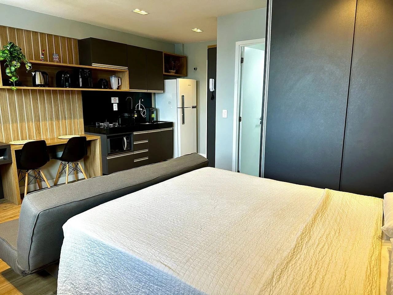 Bedroom — Studio no Edifício Time em Maceió by Qavi