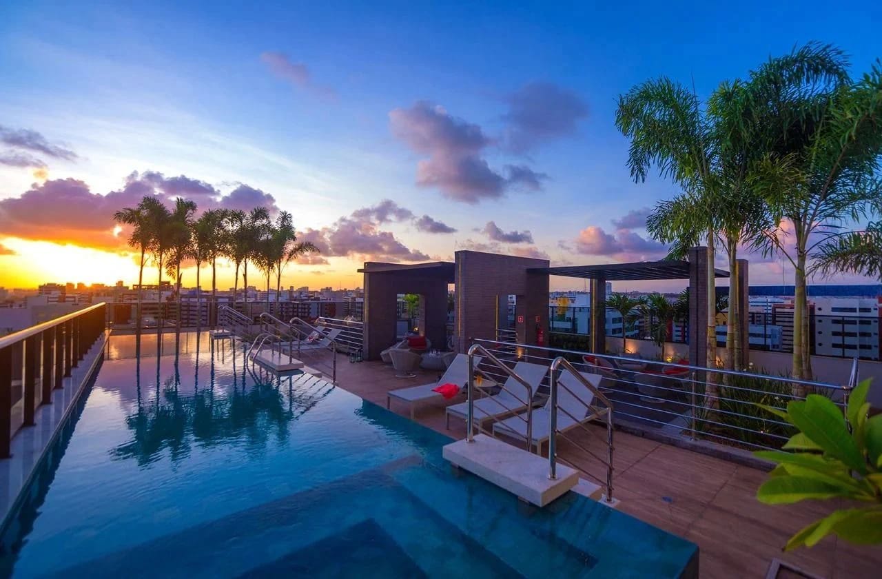 Swimming pool — Studio Edifício Time em Maceió by Qavi