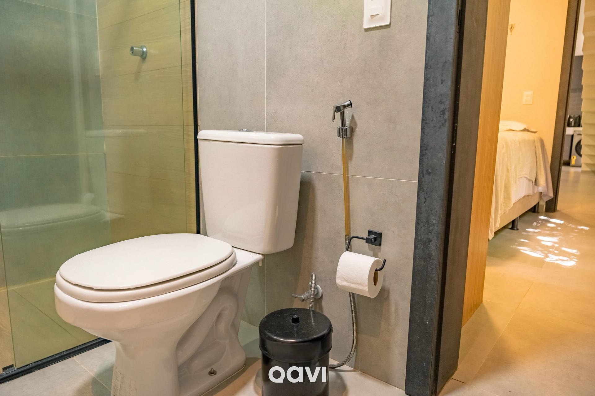 Toilet — Casa com Piscina Privativa no Condomínio Maxlife10 - By Qavi