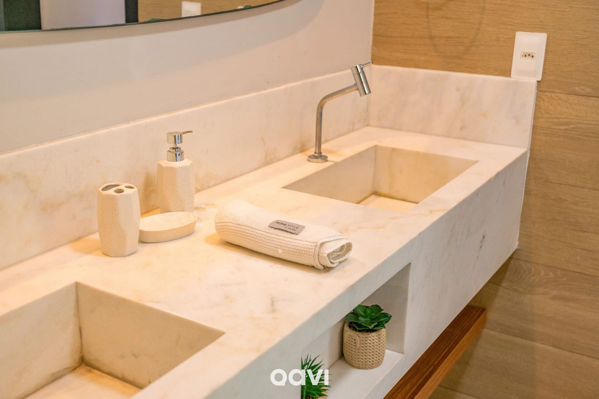 Toilet — Casa com Piscina Privativa no Condomínio Maxlife10 - By Qavi