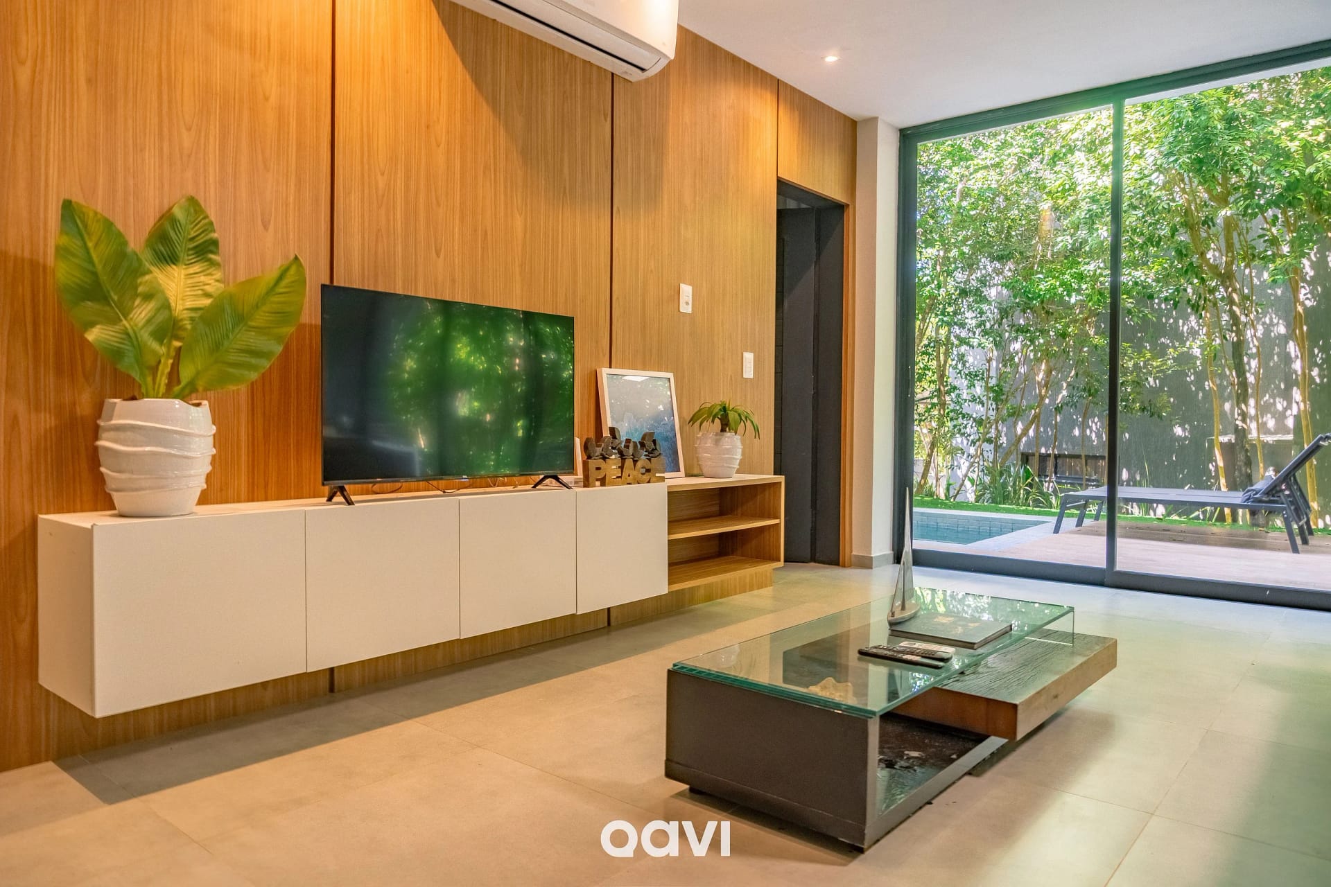 Living Room — Casa com Piscina Privativa no Condomínio Maxlife10 - By Qavi