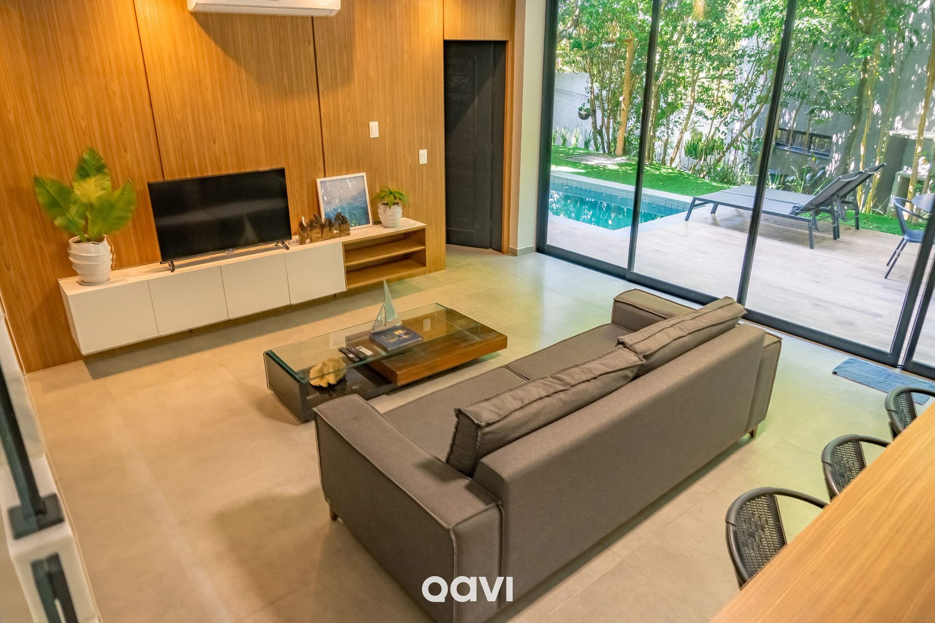 Living Room — Casa com Piscina Privativa no Condomínio Maxlife10 - By Qavi