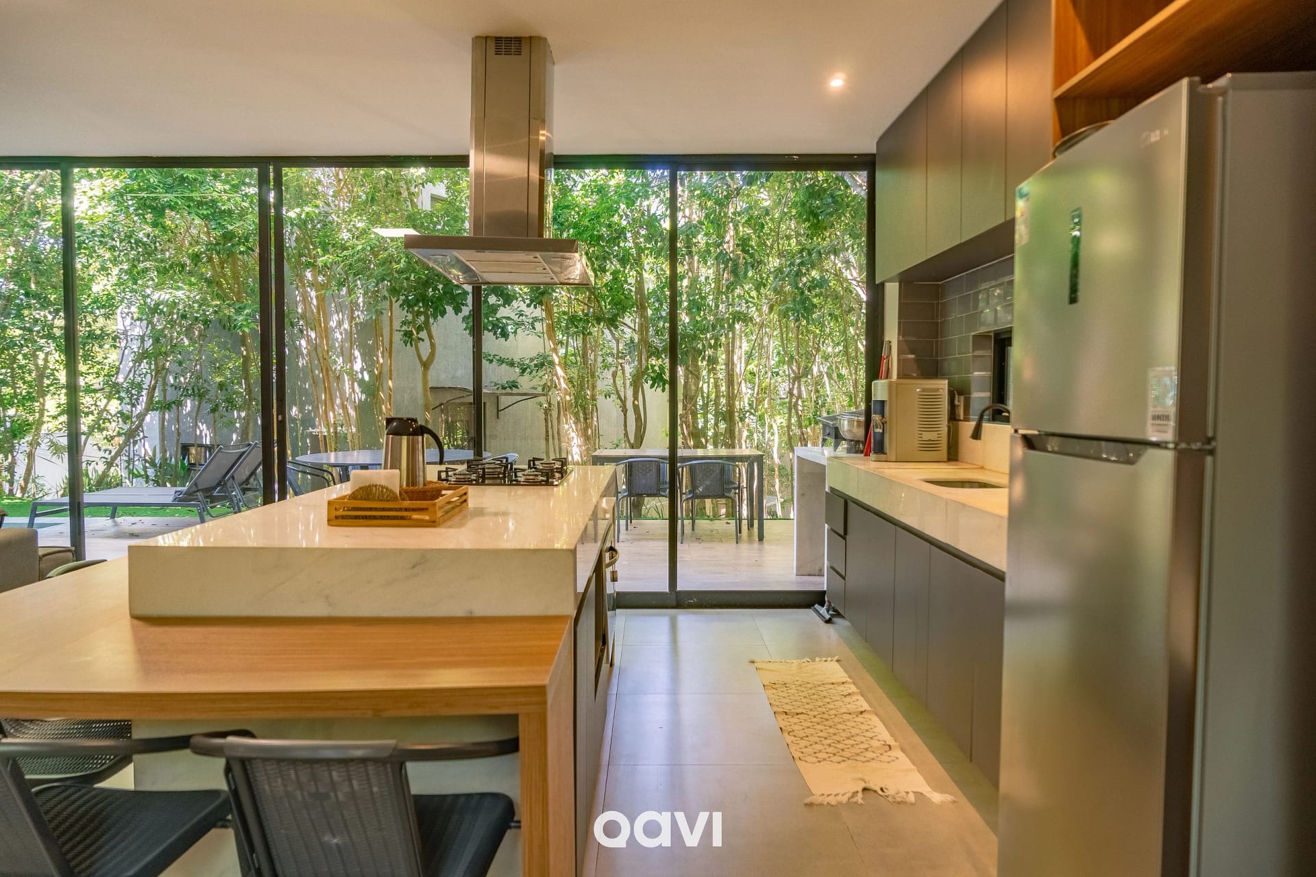 Kitchen or kitchenette — Casa com Piscina Privativa no Condomínio Maxlife10 - By Qavi