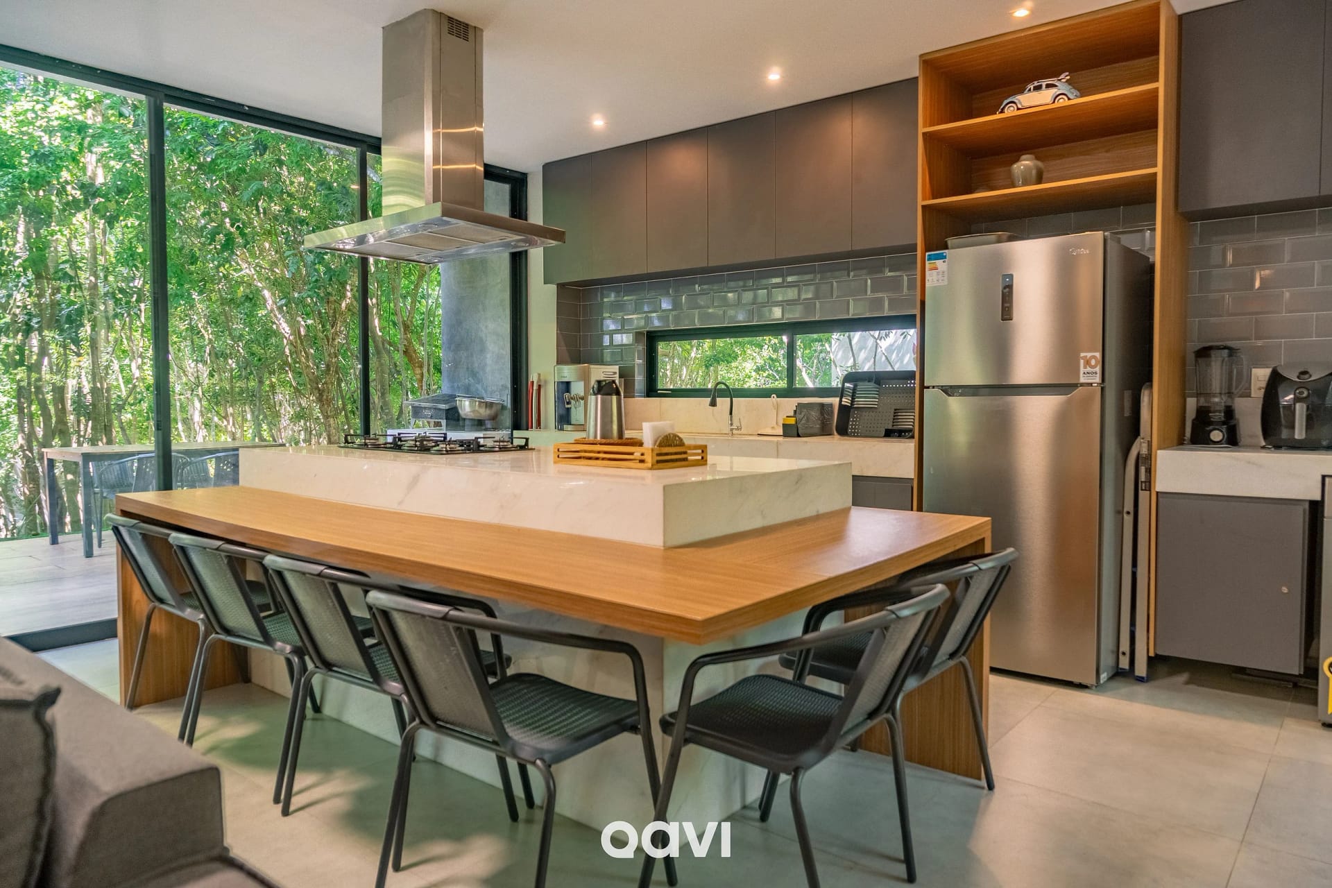 Kitchen or kitchenette — Casa com Piscina Privativa no Condomínio Maxlife10 - By Qavi