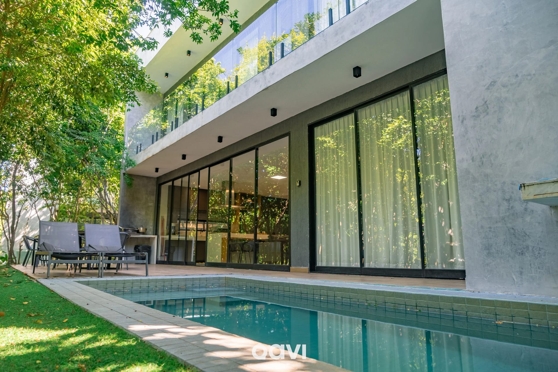 Facade / entrance — Casa com Piscina Privativa no Condomínio Maxlife10 - By Qavi
