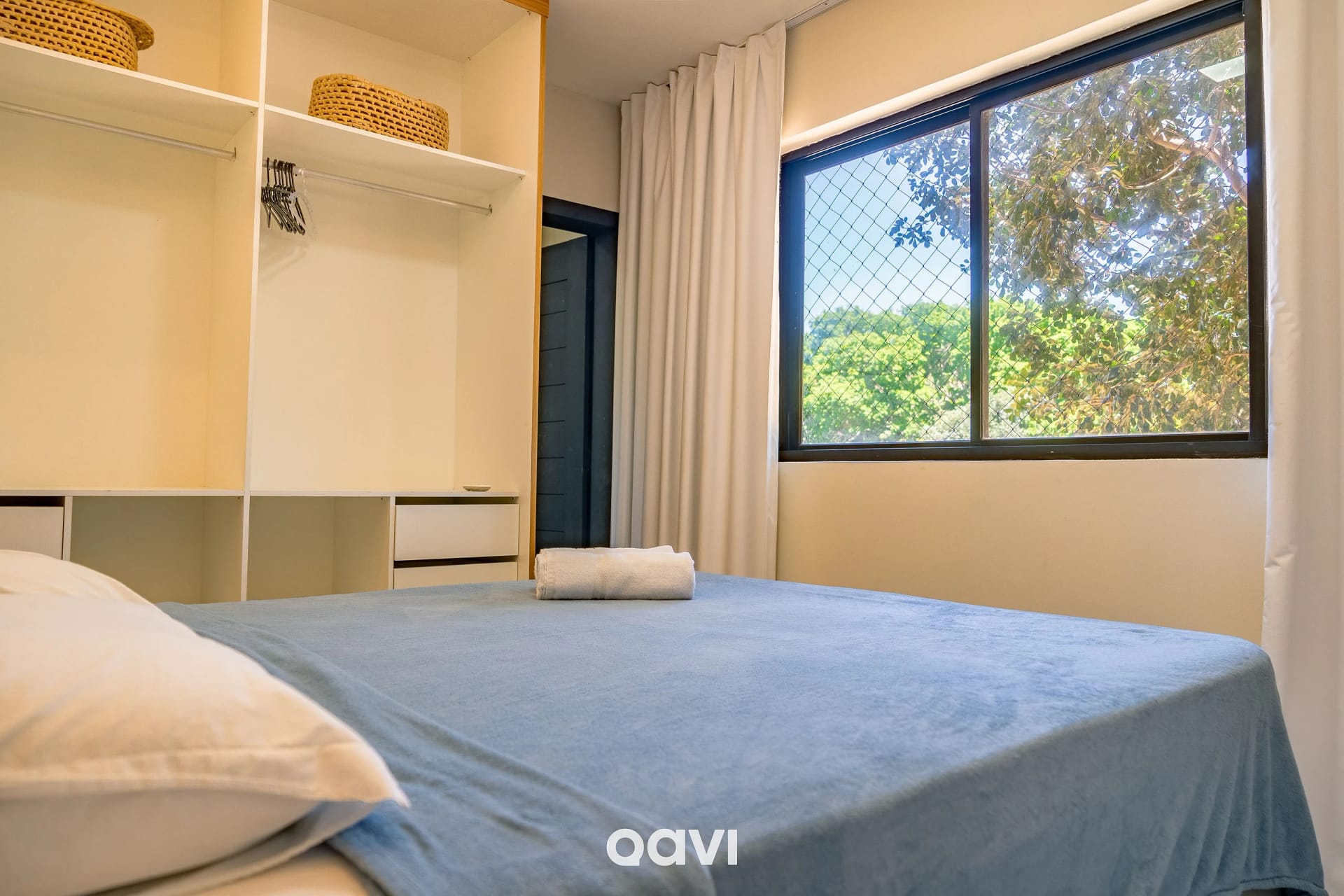 Quarto — Casa luxuosa em condomínio Maxlife09 - By Qavi