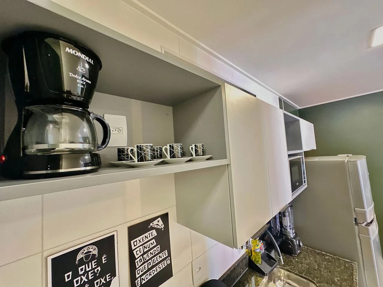 Kitchen or kitchenette — Apartamento Studio Design Maceió by Qavi