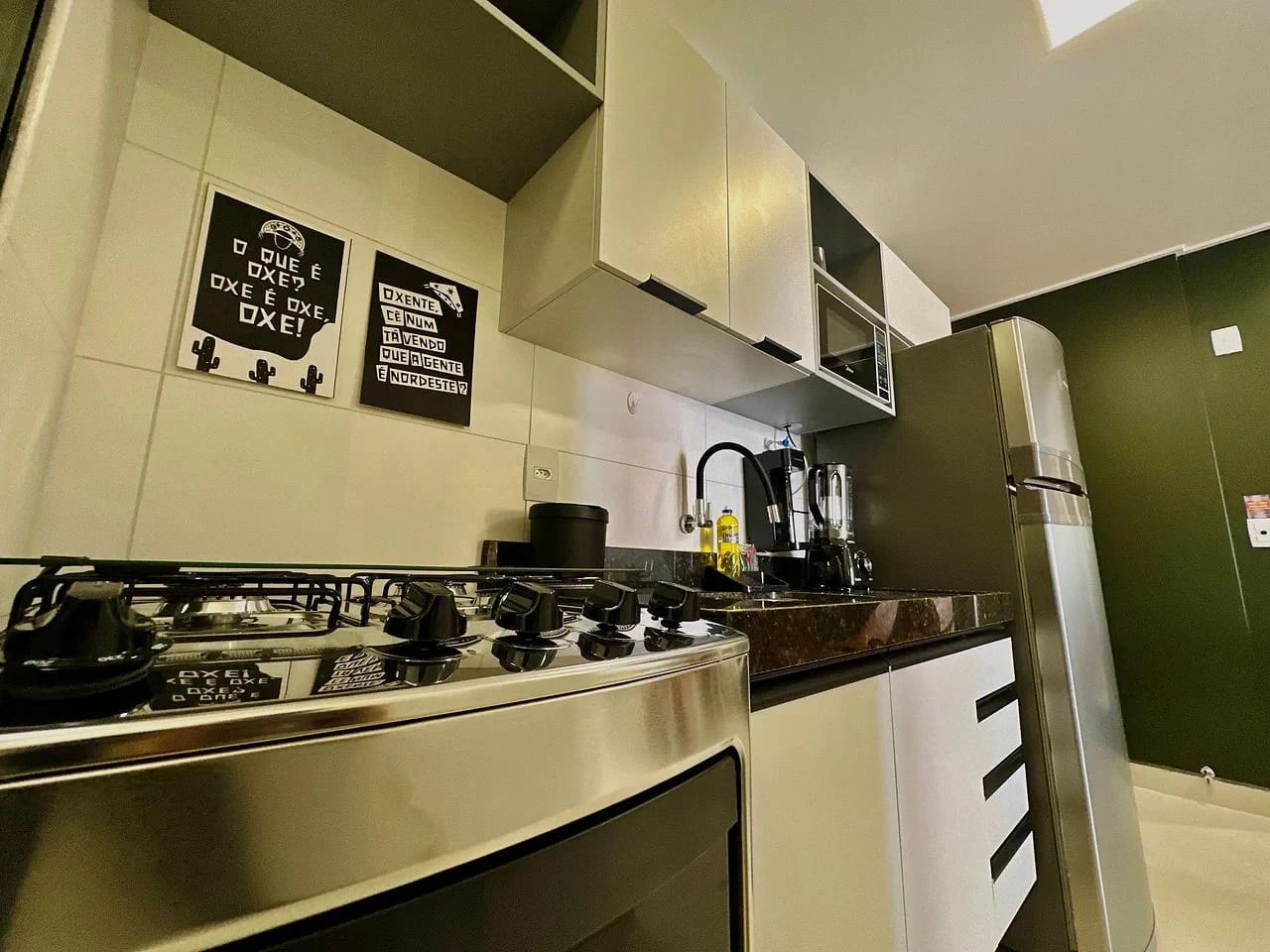 Kitchen or kitchenette — Apartamento Studio Design Maceió by Qavi